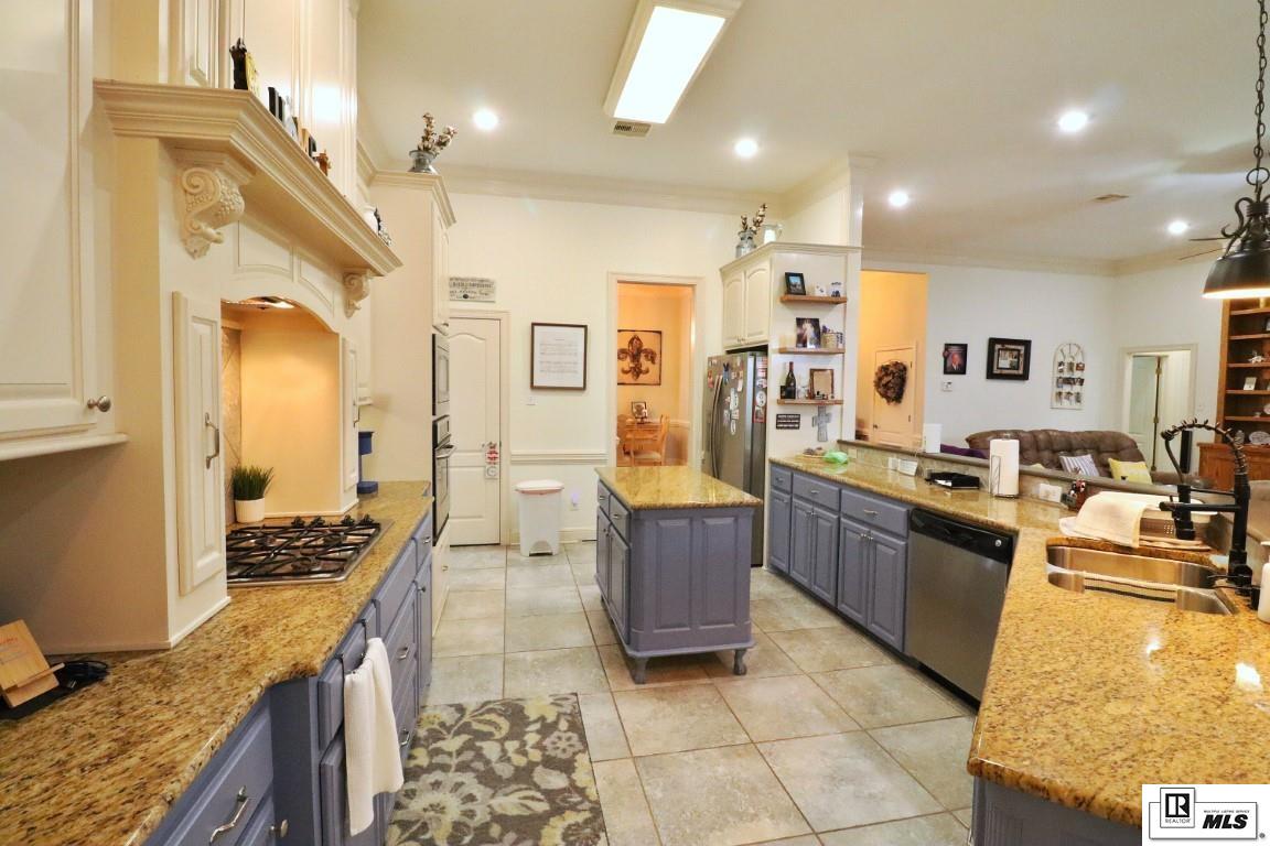 Monroe, Louisiana, 71203, United States, 5 Bedrooms Bedrooms, ,4 BathroomsBathrooms,Residential,For Sale,1906256