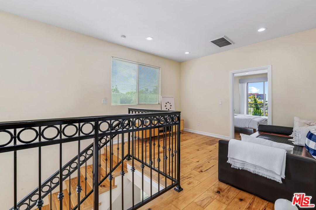 Los Angeles, California, 90025, United States, 6 Bedrooms Bedrooms, ,Residential,For Sale,1932013