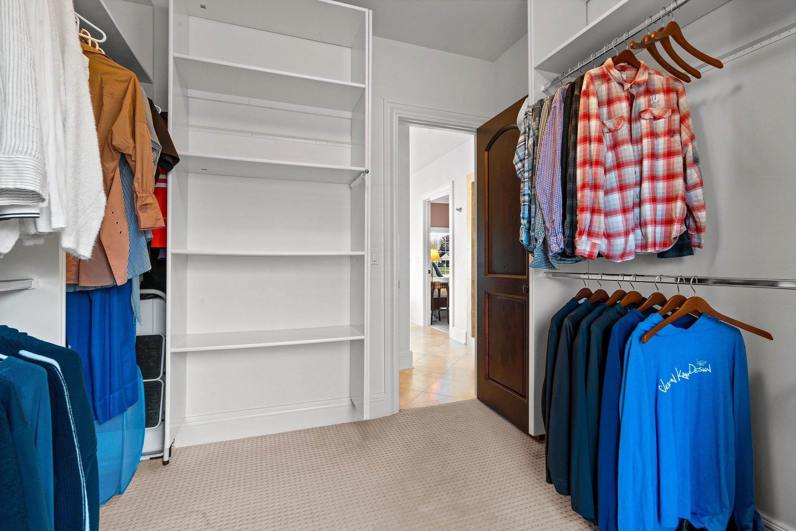 MENASHA, Wisconsin, 54952, United States, 6 Bedrooms Bedrooms, ,5 BathroomsBathrooms,Residential,For Sale,1994548