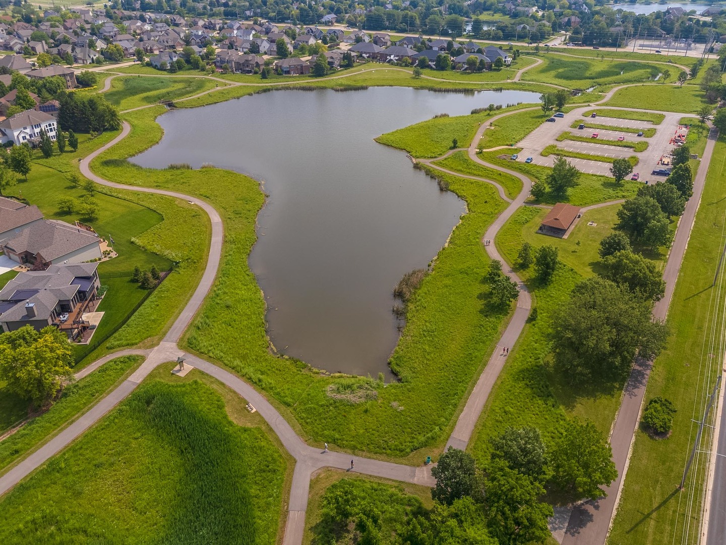 Bloomington, Illinois, 61704, United States, 4 Bedrooms Bedrooms, ,4 BathroomsBathrooms,Residential,For Sale,1957101