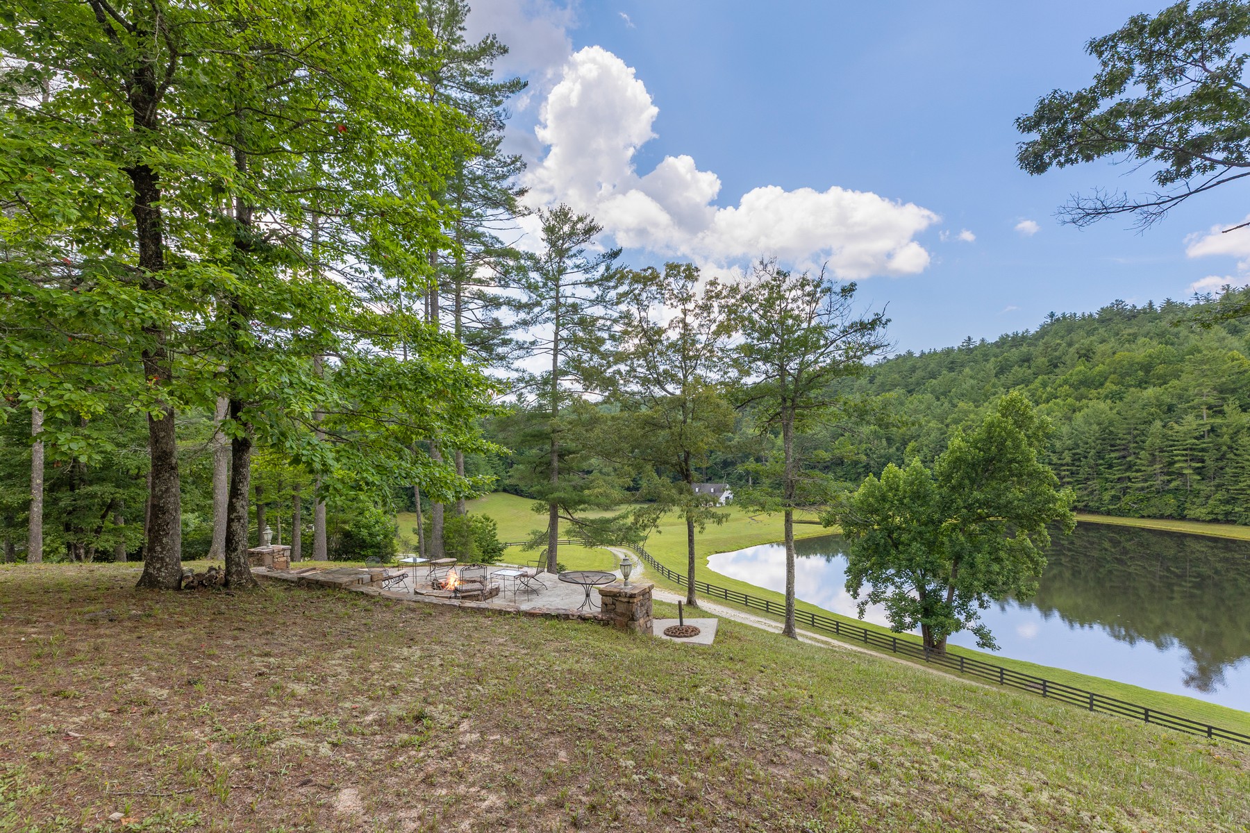  1356 Blue Valley Road - 物件實景