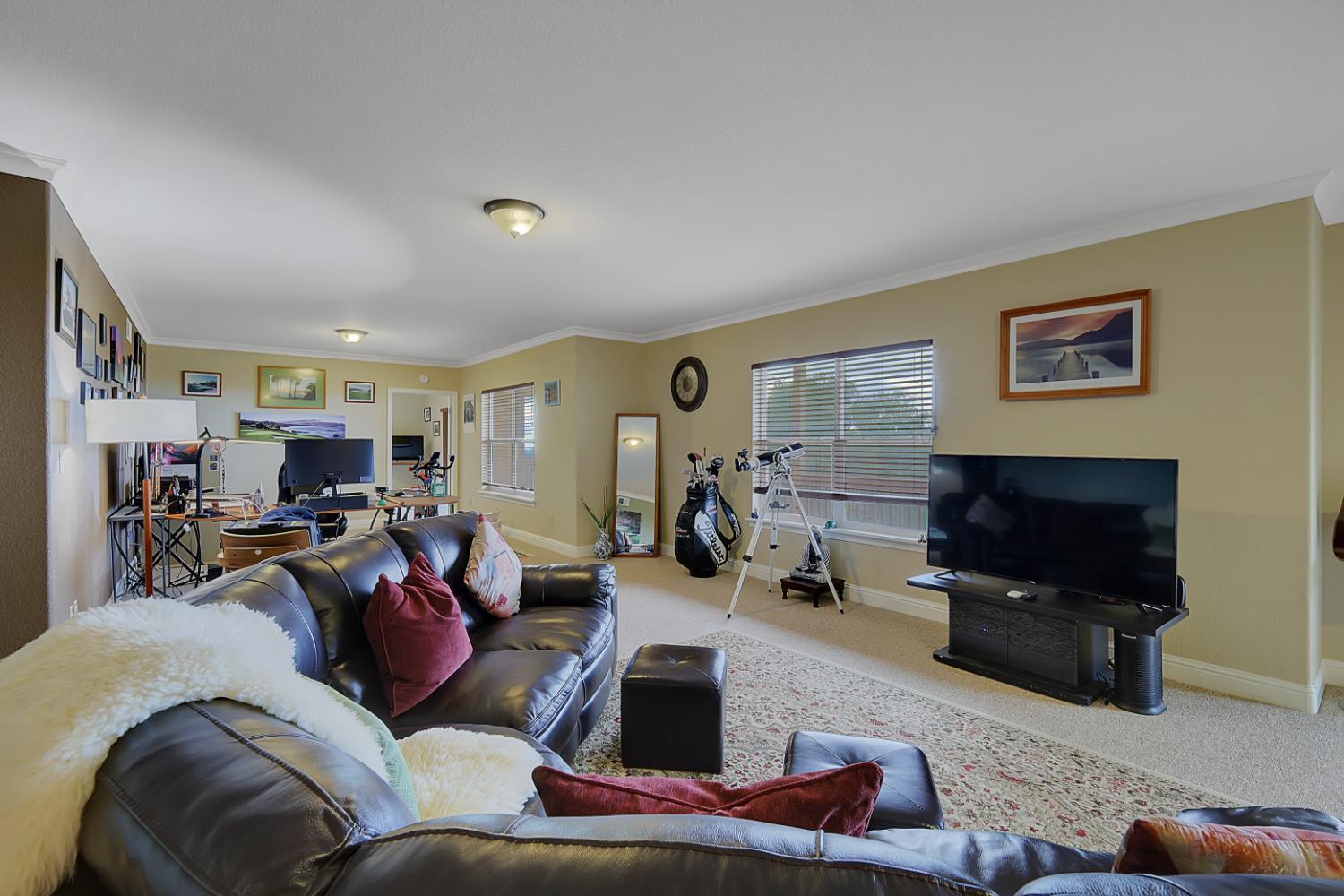 Browns Valley, California, 95918, United States, 5 Bedrooms Bedrooms, ,4 BathroomsBathrooms,Residential,For Sale,1980583