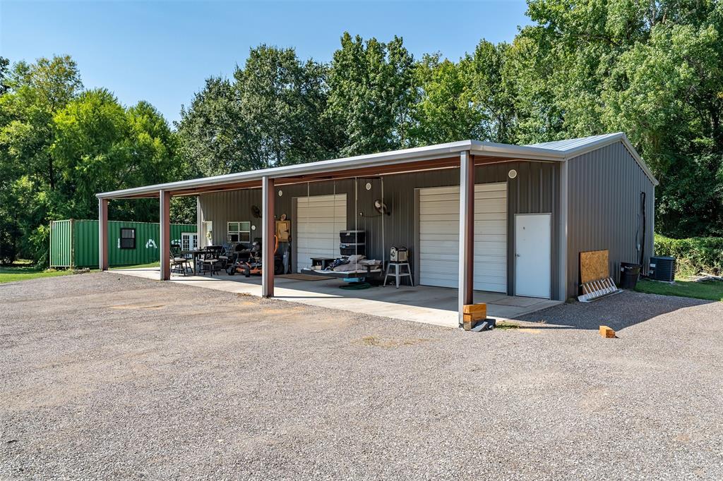 Mineola, Texas, 75773, United States, 3 Bedrooms Bedrooms, ,3 BathroomsBathrooms,Residential,For Sale,1947145