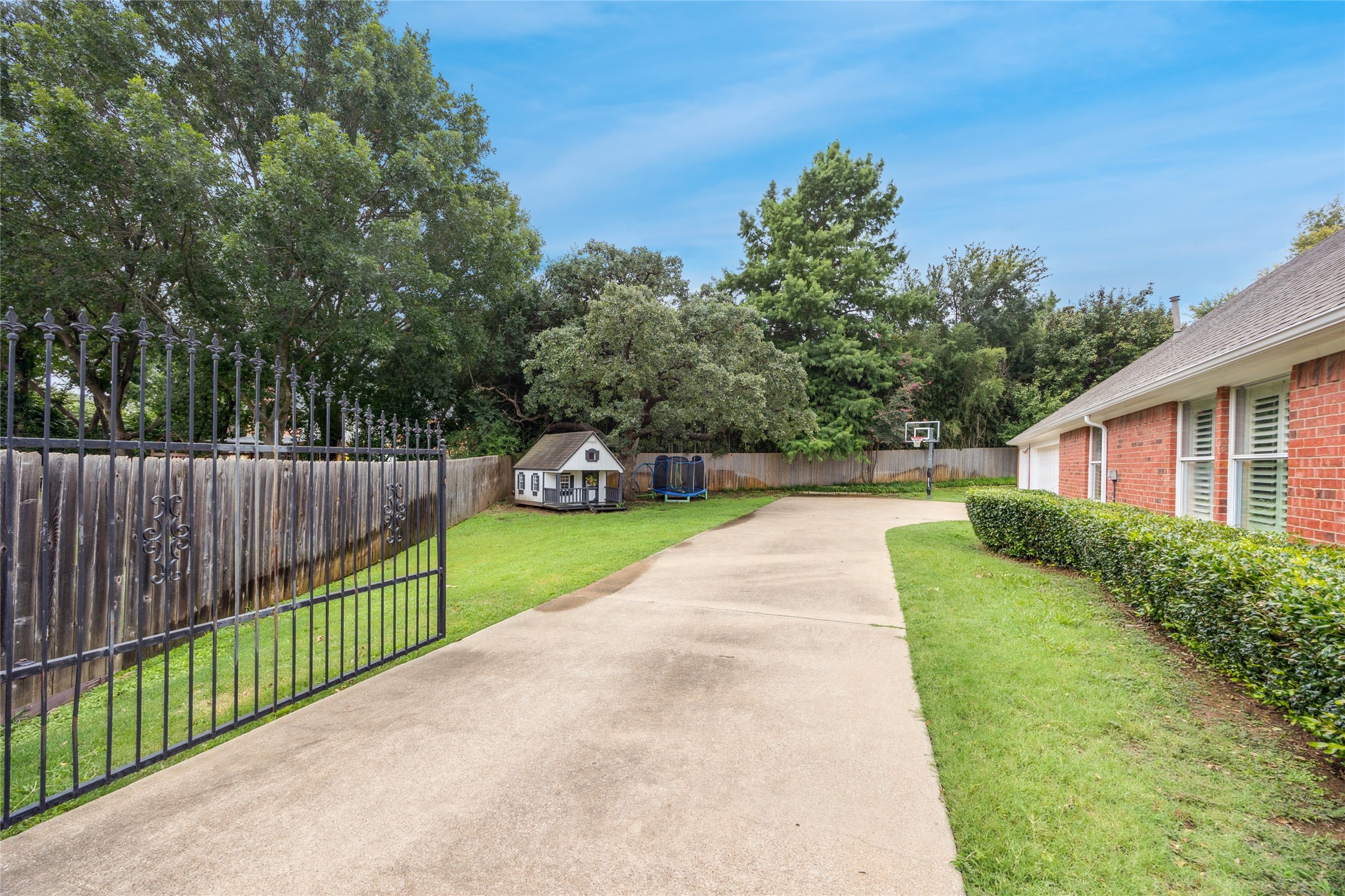 Southlake, Texas, 76092, United States, 4 Bedrooms Bedrooms, ,3 BathroomsBathrooms,Residential,For Sale,1895470