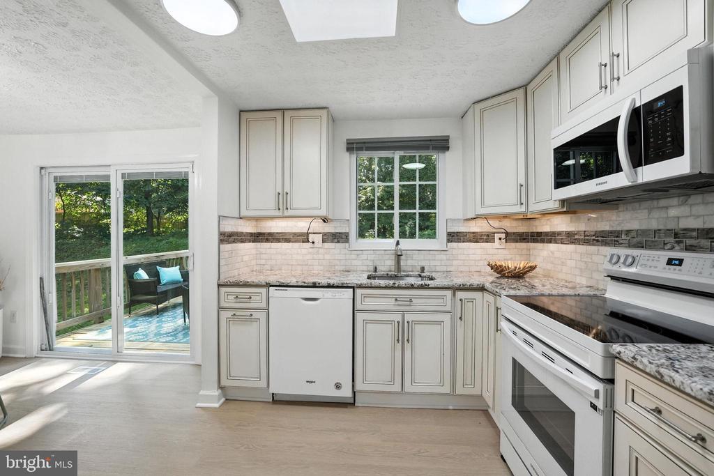Woodbridge, Virginia, 22191, United States, 3 Bedrooms Bedrooms, ,3 BathroomsBathrooms,Residential,For Sale,1908245