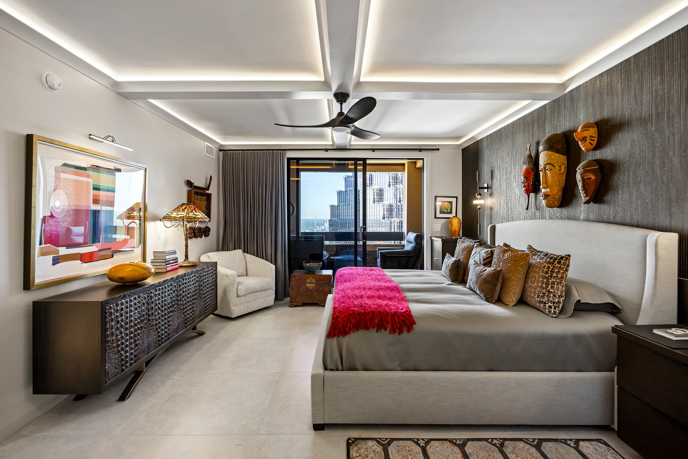  Sophisticated, Highly Customized Home in the Sky - 物件實景