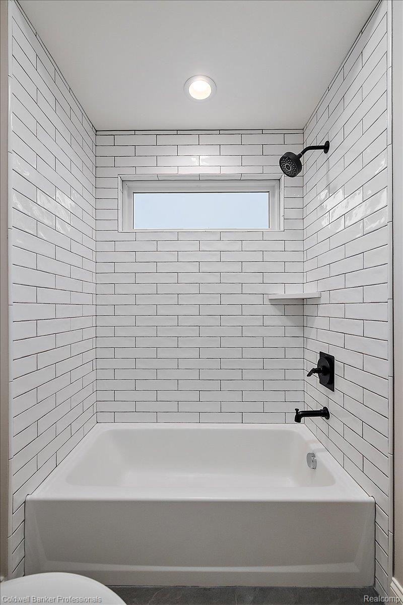 Plymouth, Michigan, 48170, United States, 4 Bedrooms Bedrooms, ,4 BathroomsBathrooms,Residential,For Sale,1986255