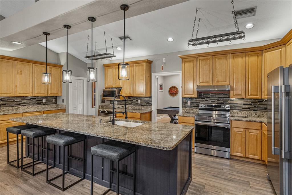 Seffner, Florida, 33584, United States, 5 Bedrooms Bedrooms, ,4 BathroomsBathrooms,Residential,For Sale,1991744