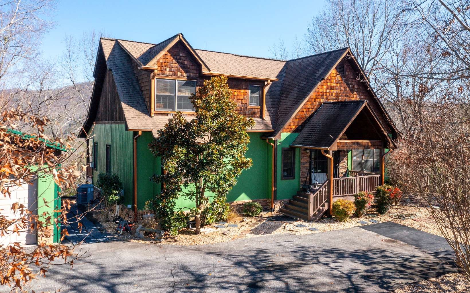 Hiawassee, Georgia, 30546, United States, 3 Bedrooms Bedrooms, ,3 BathroomsBathrooms,Residential,For Sale,1944603