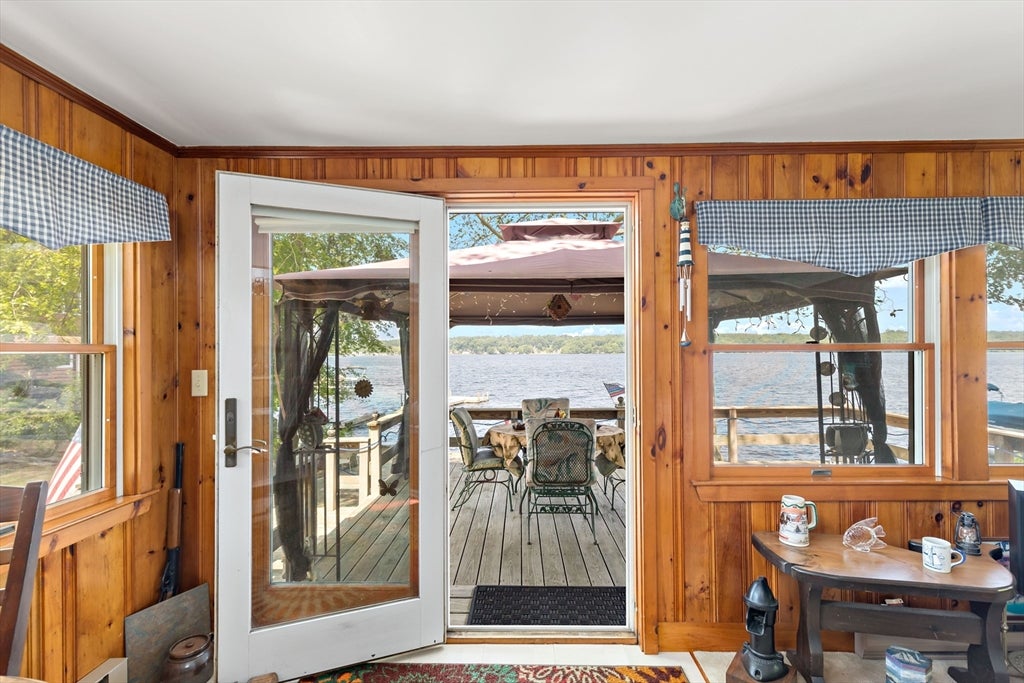 Lakeville, Massachusetts, 02347, United States, 2 Bedrooms Bedrooms, ,1 BathroomBathrooms,Residential,For Sale,1924540