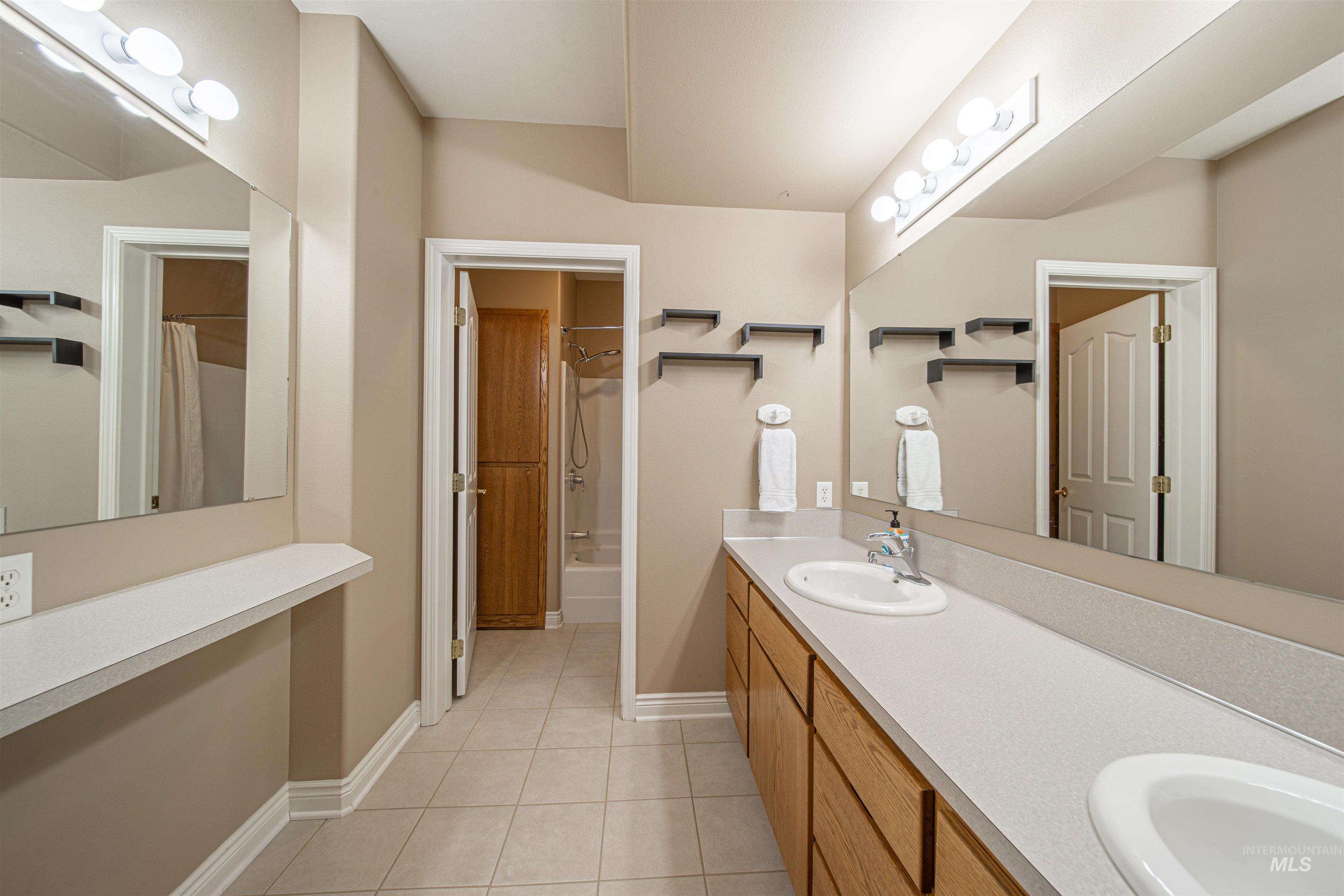 1993 & 1971 10th Ave, Clarkston, Washington, 99403, United States, 5 Bedrooms Bedrooms, ,Residential,For Sale,1993 & 1971 10th Ave,1616374