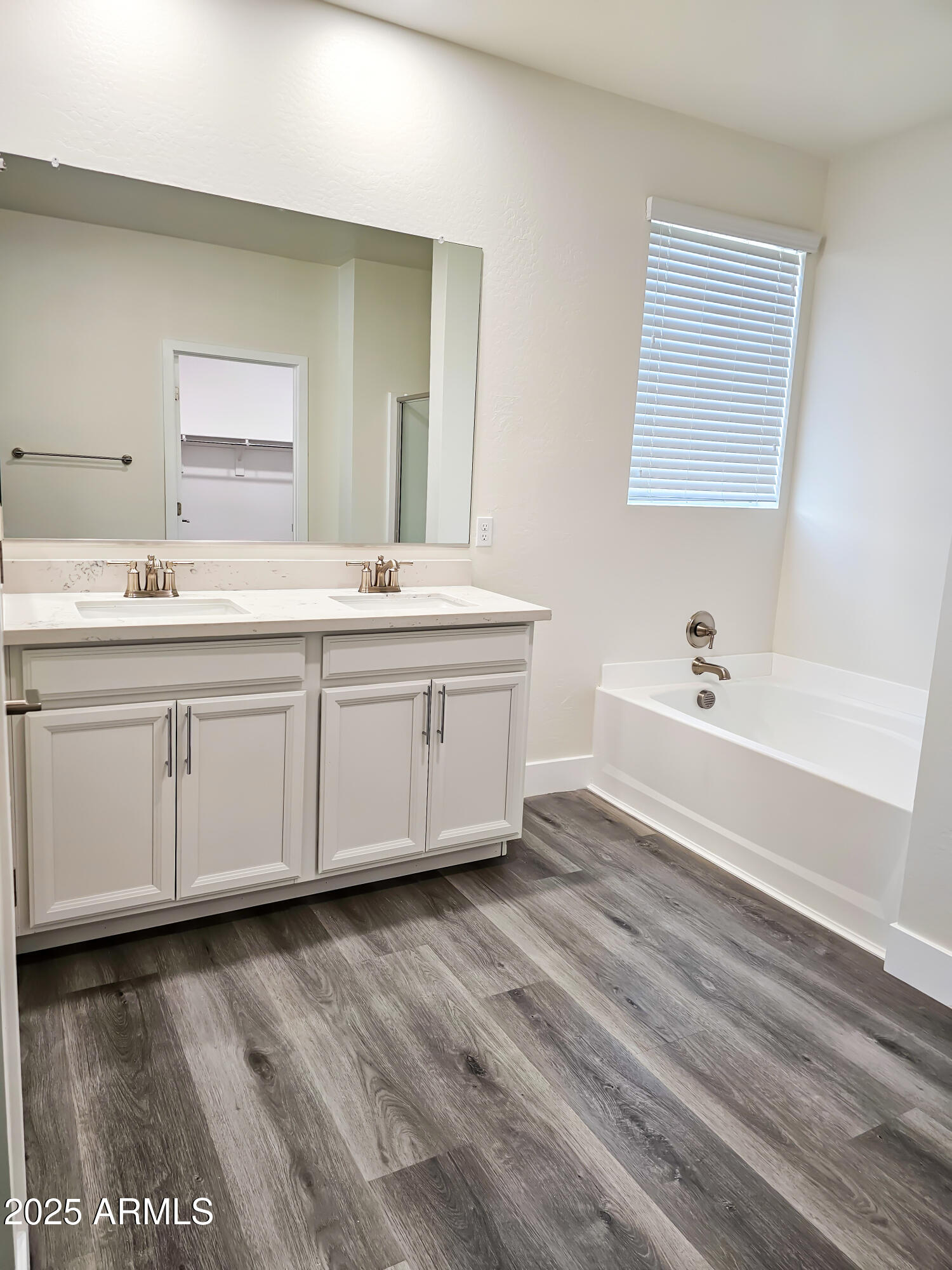 Glendale, Arizona, 85307, United States, 4 Bedrooms Bedrooms, ,3 BathroomsBathrooms,Residential,For Sale,2003345