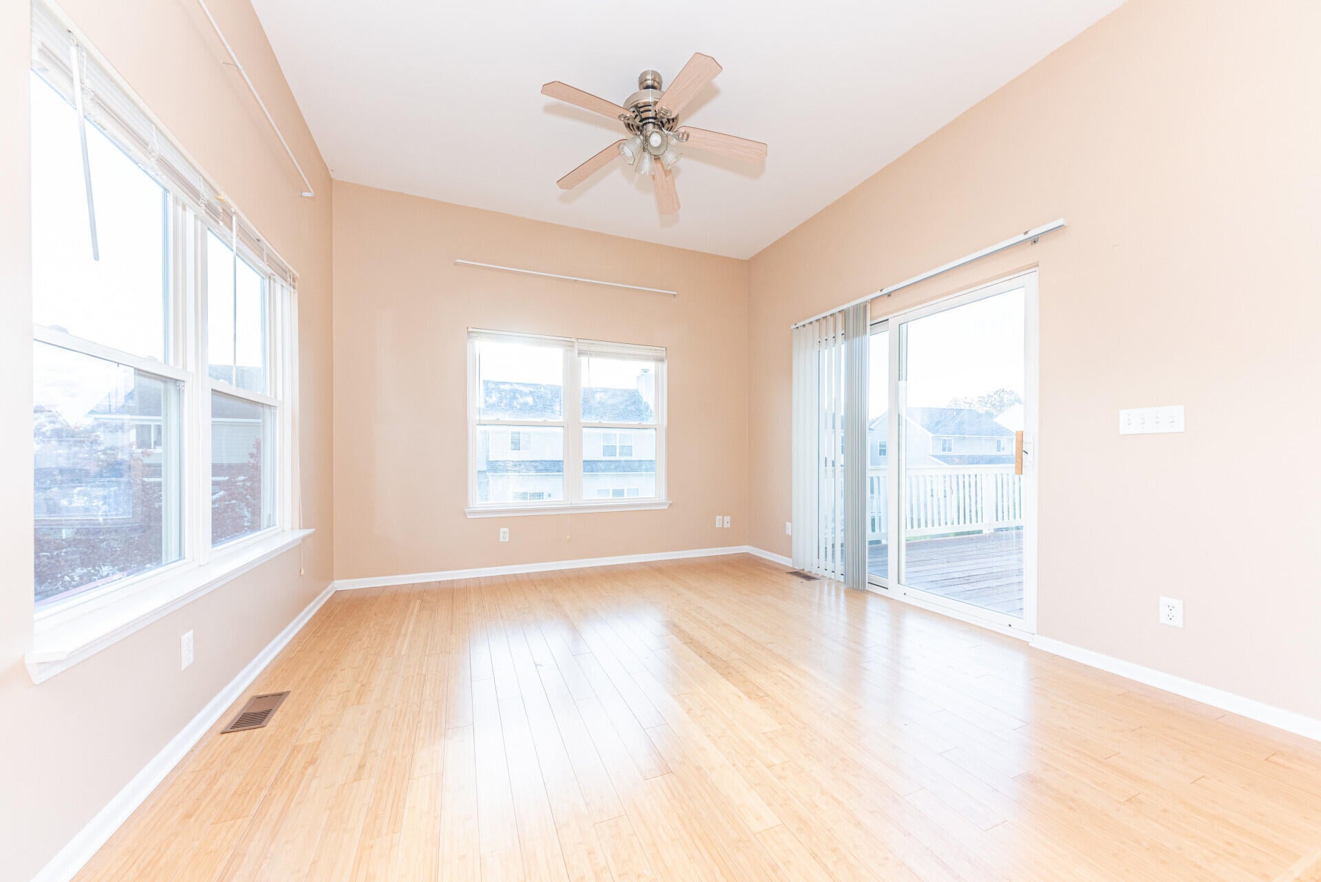 Ann Arbor, Michigan, 48103, United States, 4 Bedrooms Bedrooms, ,3 BathroomsBathrooms,Residential,For Sale,1991592