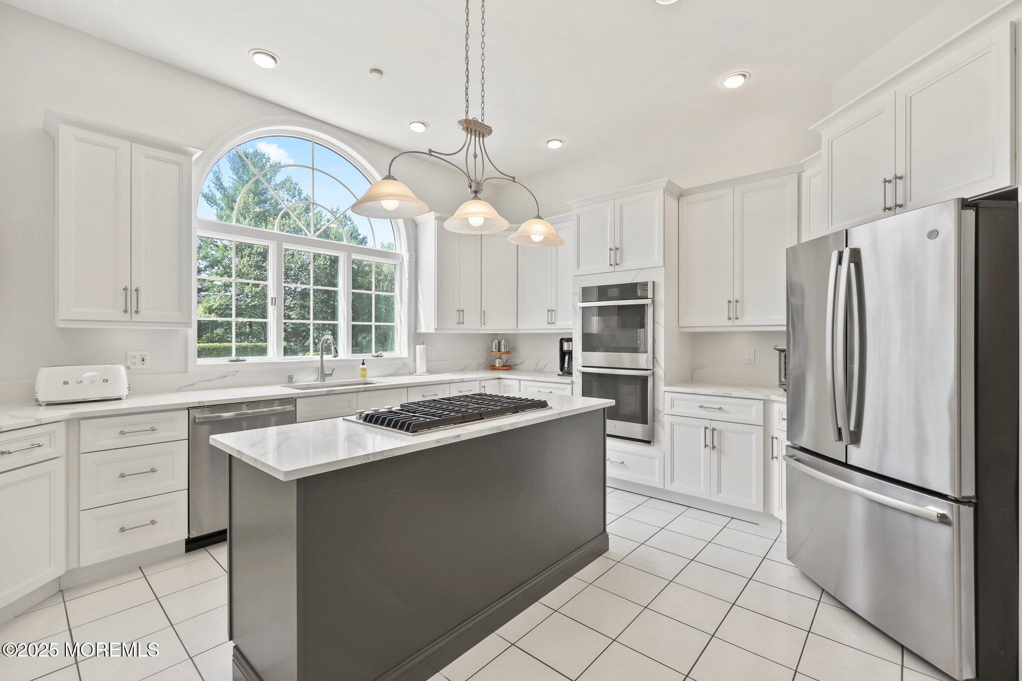 Manalapan, New Jersey, 07726, United States, 5 Bedrooms Bedrooms, ,7 BathroomsBathrooms,Residential,For Sale,1979083