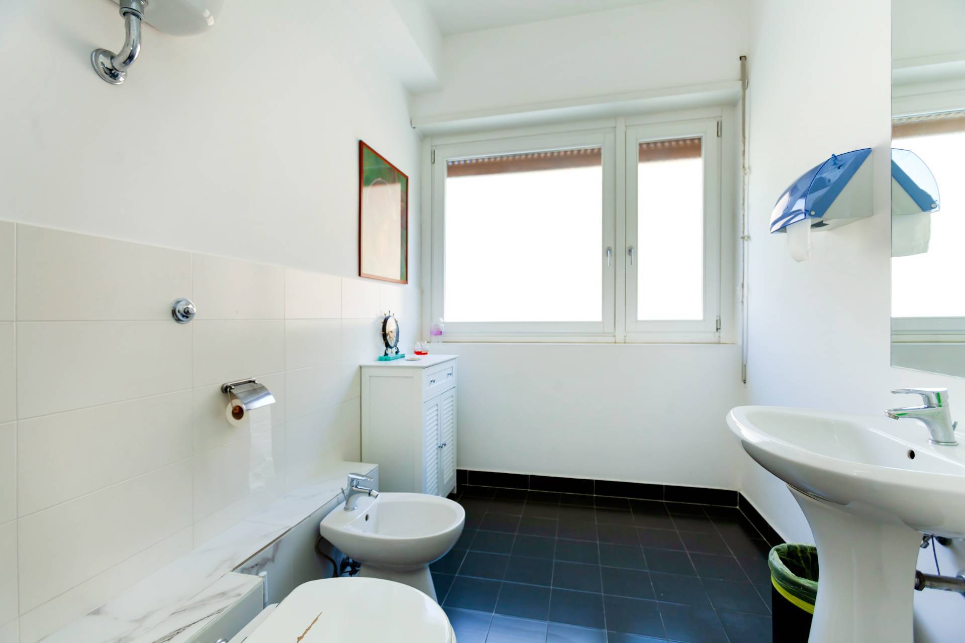 Roma, Roma, 00100, IT, 5 Bedrooms Bedrooms, ,3 BathroomsBathrooms,Residential,For Sale,1846886