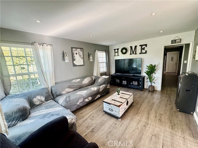 Compton, California, 90222, United States, 4 Bedrooms Bedrooms, ,2 BathroomsBathrooms,Residential,For Sale,1987435