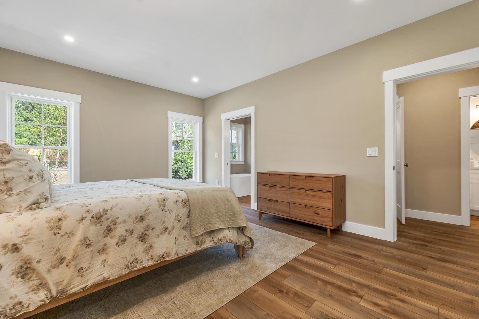 Laconia, New Hampshire, 03246, United States, 3 Bedrooms Bedrooms, ,3 BathroomsBathrooms,Residential,For Sale,1932606