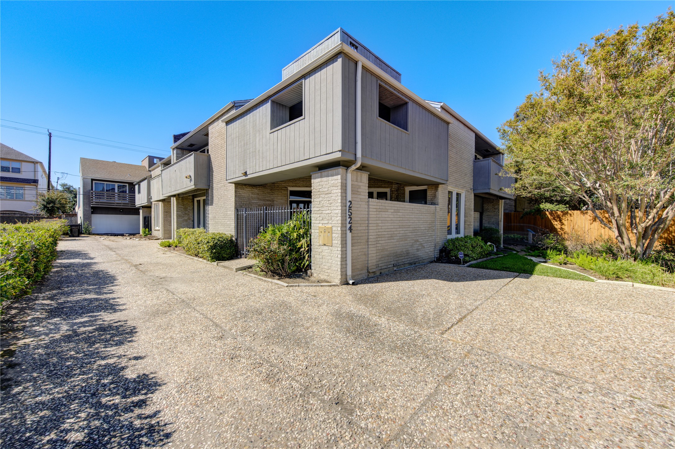  2524 Nantucket Drive B - 物件實景