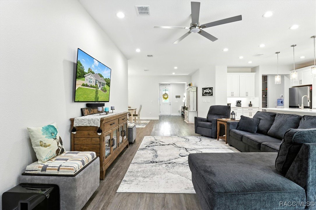 Hernando, Florida, 34442, United States, 4 Bedrooms Bedrooms, ,3 BathroomsBathrooms,Residential,For Sale,2008146