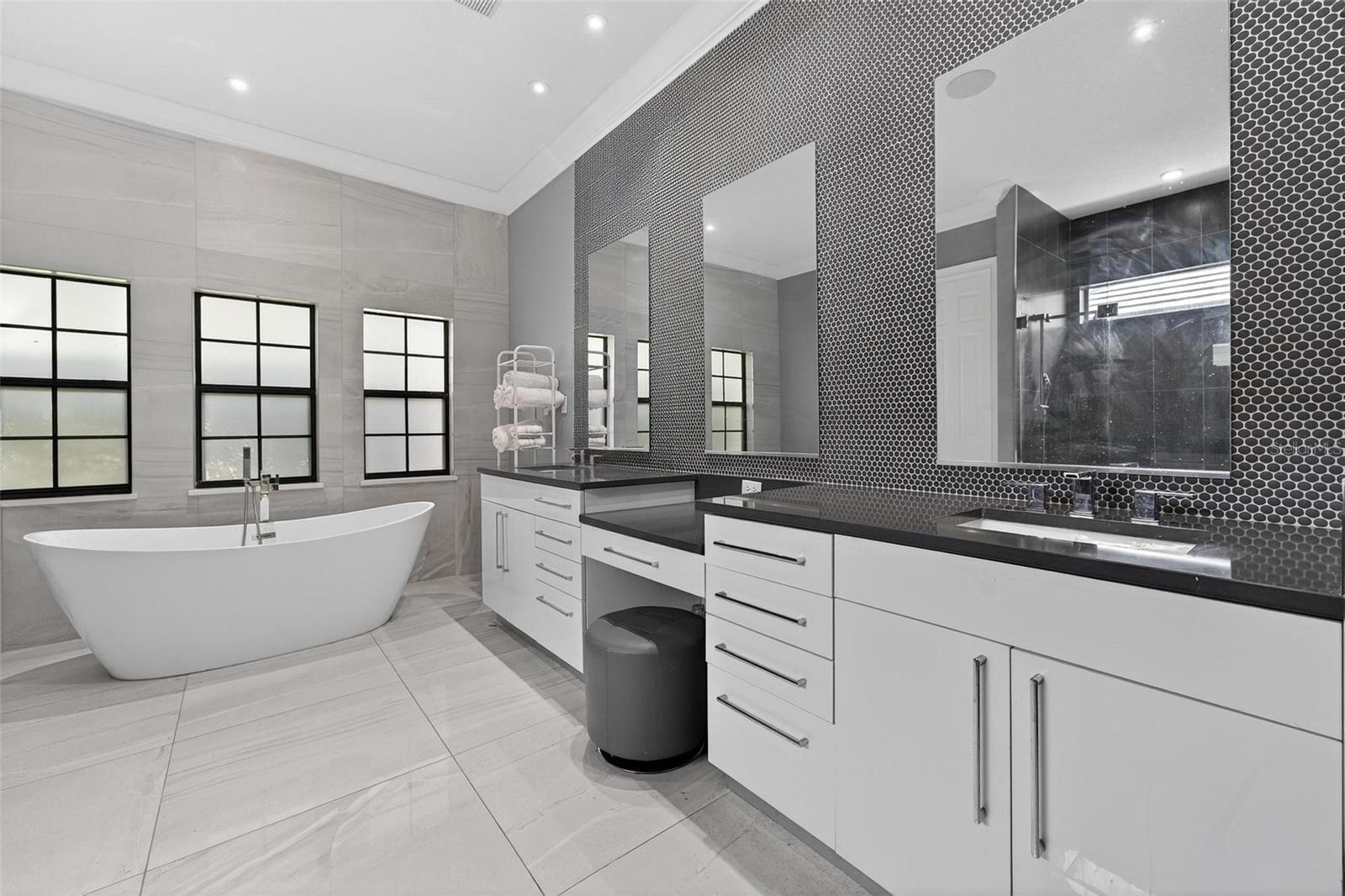 WINDERMERE, Florida, 34786, United States, 5 Bedrooms Bedrooms, ,5 BathroomsBathrooms,Residential,For Sale,1976046