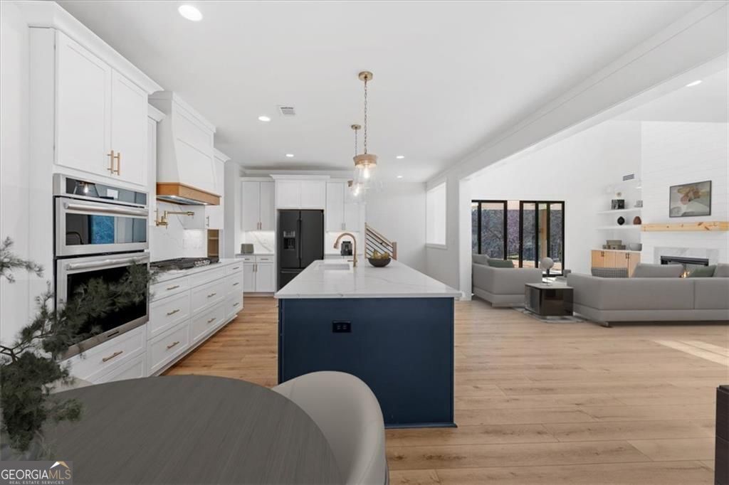 Gainesville, Georgia, 30506, United States, 5 Bedrooms Bedrooms, ,6 BathroomsBathrooms,Residential,For Sale,1908175