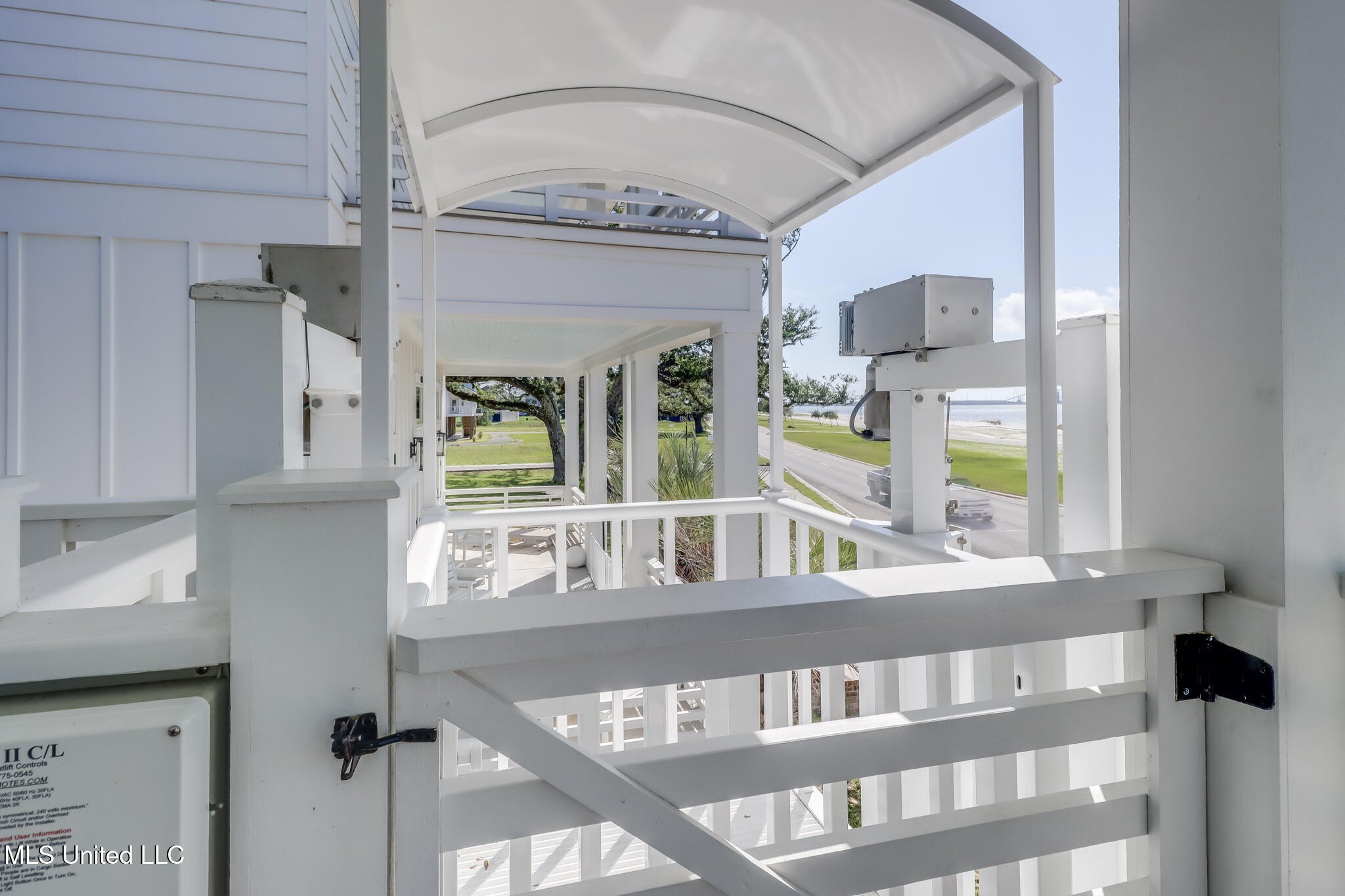 Gulfport, Mississippi, 39501, United States, 5 Bedrooms Bedrooms, ,4 BathroomsBathrooms,Residential,For Sale,1983145