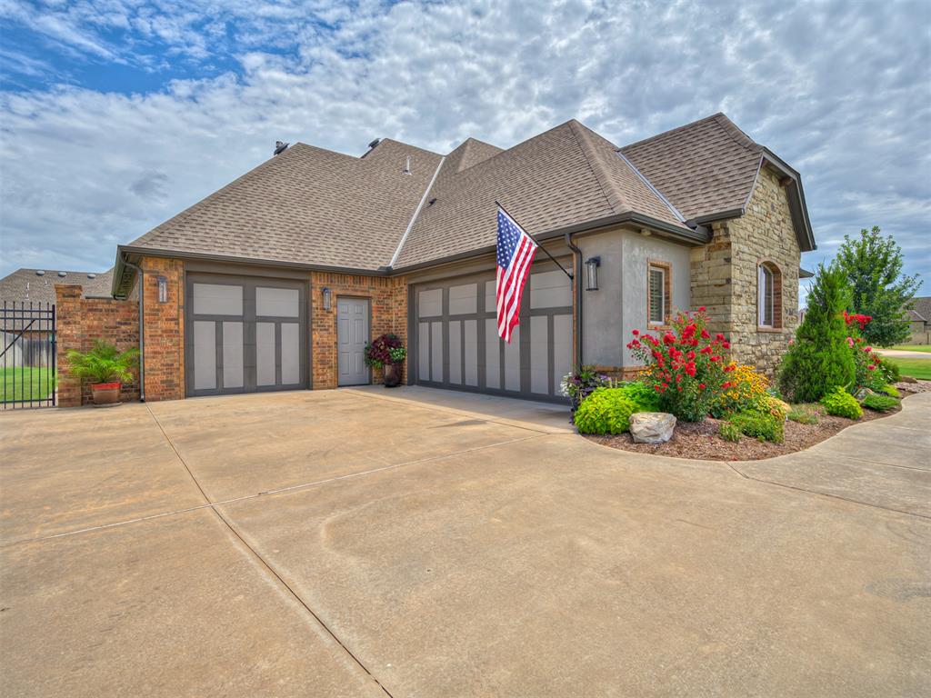 Mustang, Oklahoma, 73064, United States, 4 Bedrooms Bedrooms, ,4 BathroomsBathrooms,Residential,For Sale,1908407