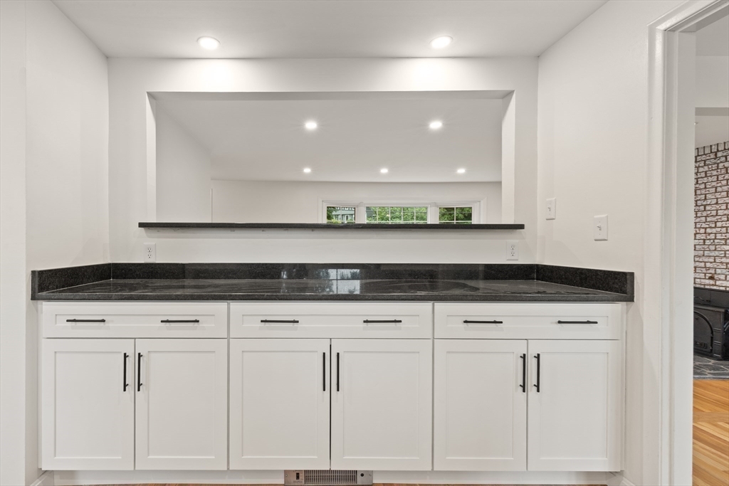 Lowell, Massachusetts, 01852, United States, 4 Bedrooms Bedrooms, ,3 BathroomsBathrooms,Residential,For Sale,1885634