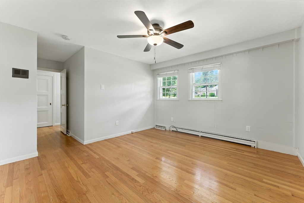 Longmeadow, Massachusetts, 01106, United States, 3 Bedrooms Bedrooms, ,3 BathroomsBathrooms,Residential,For Sale,1933397