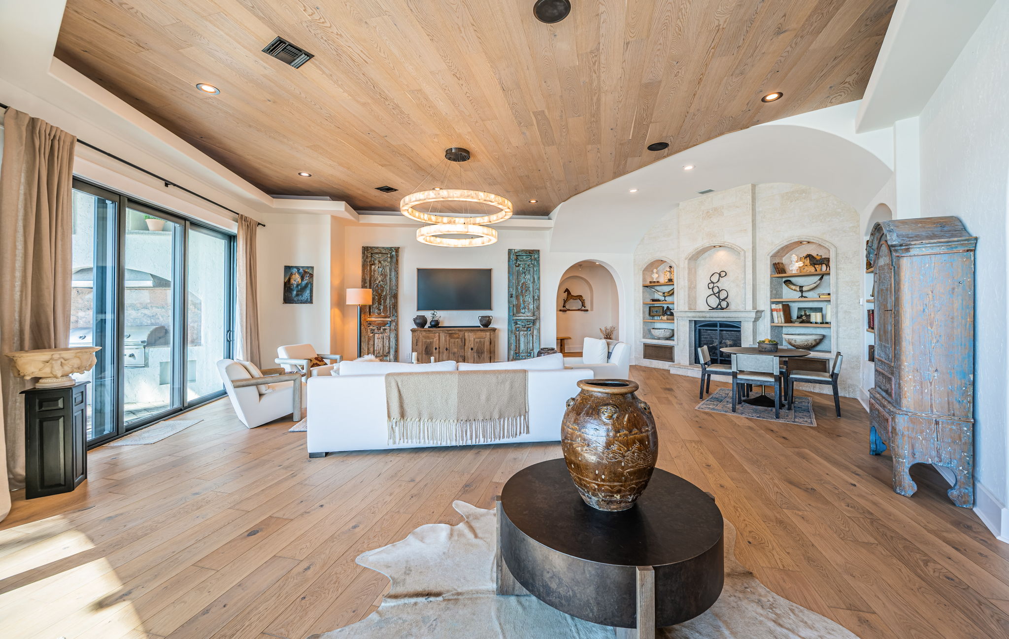 St Petersburg, Florida, 33707, United States, 5 Bedrooms Bedrooms, ,5 BathroomsBathrooms,Residential,For Sale,2007772