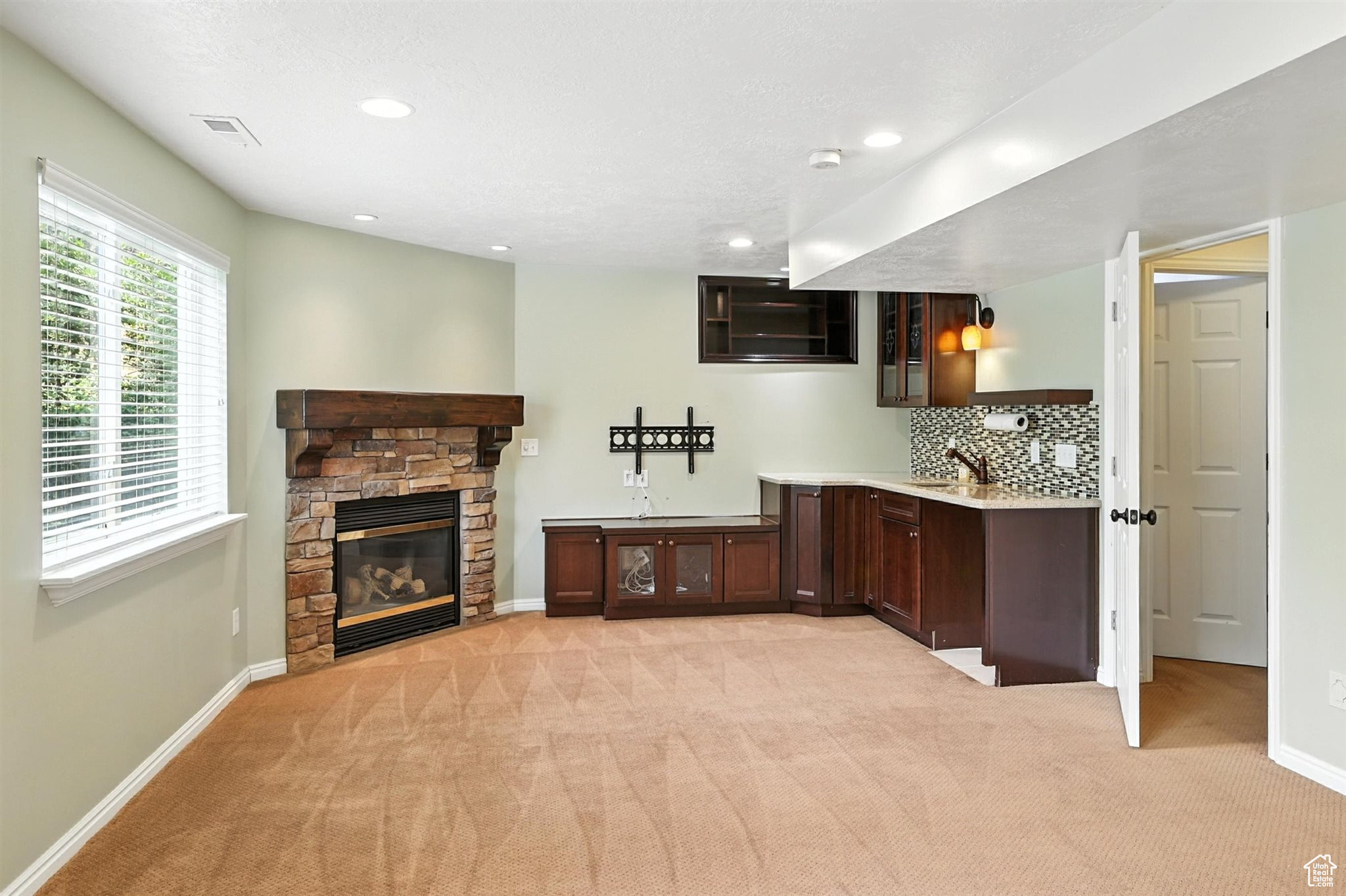Bountiful, Utah, 84010, United States, 5 Bedrooms Bedrooms, ,4 BathroomsBathrooms,Residential,For Sale,1926219