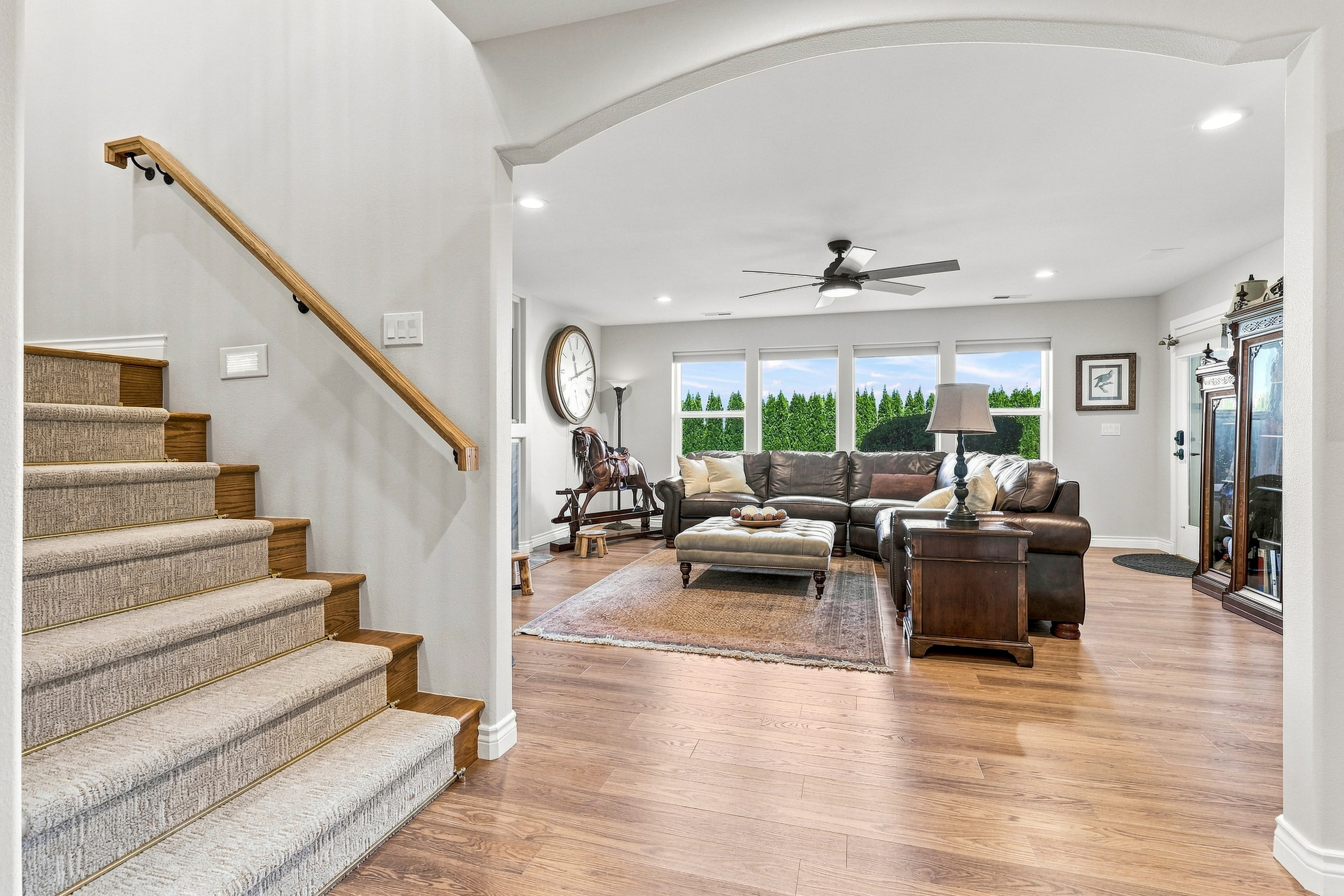  Welcome to 292 Meadow Hills Dr - 物件實景