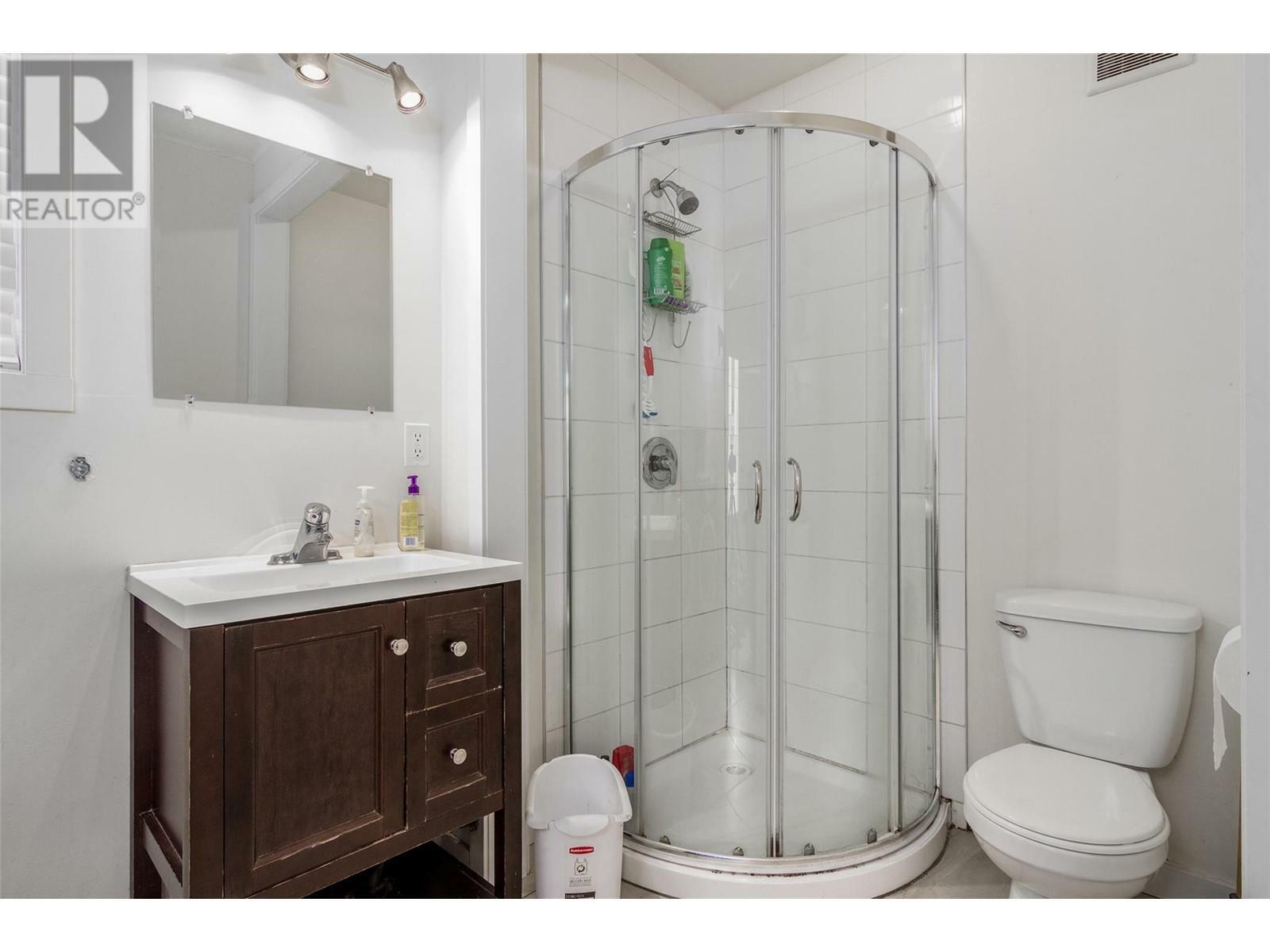 KELOWNA, British Columbia, V1Y 5P7, CA, 3 Bedrooms Bedrooms, ,1 BathroomBathrooms,Residential,For Sale,1837730