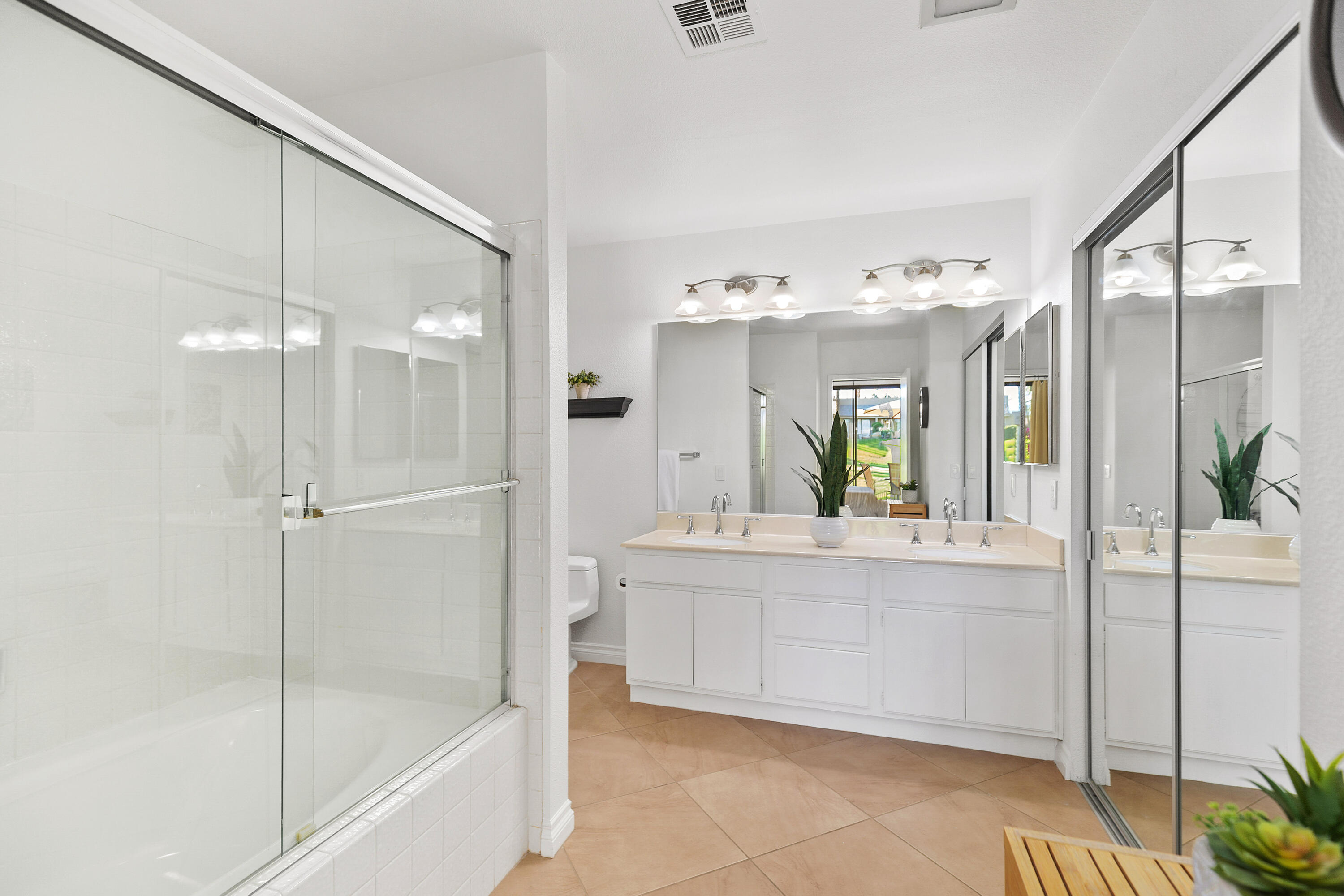 Palm Desert, California, 92211, United States, 2 Bedrooms Bedrooms, ,2 BathroomsBathrooms,Residential,For Sale,1938560