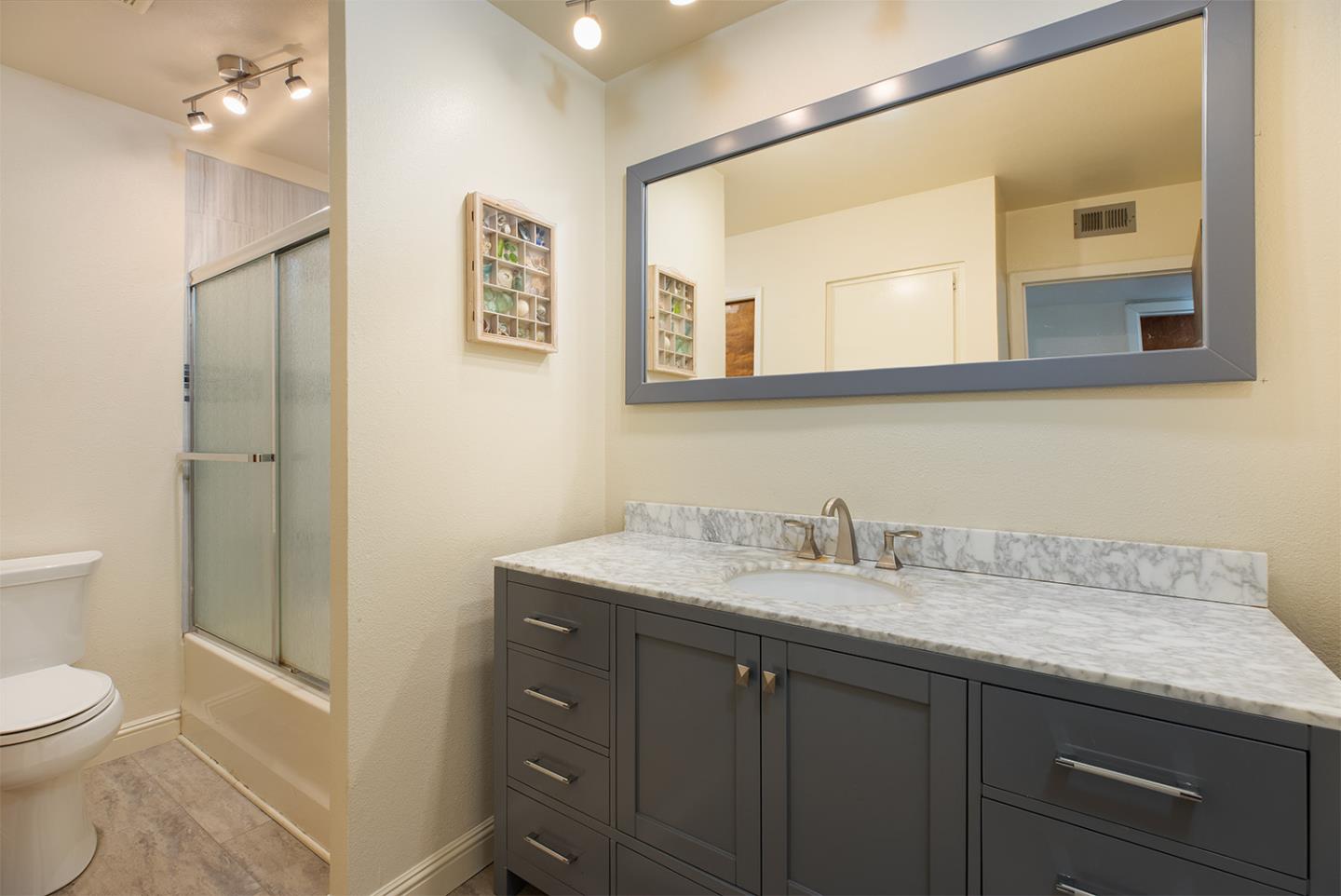Capitola, California, 95010, United States, 2 Bedrooms Bedrooms, ,1 BathroomBathrooms,Residential,For Sale,1920106