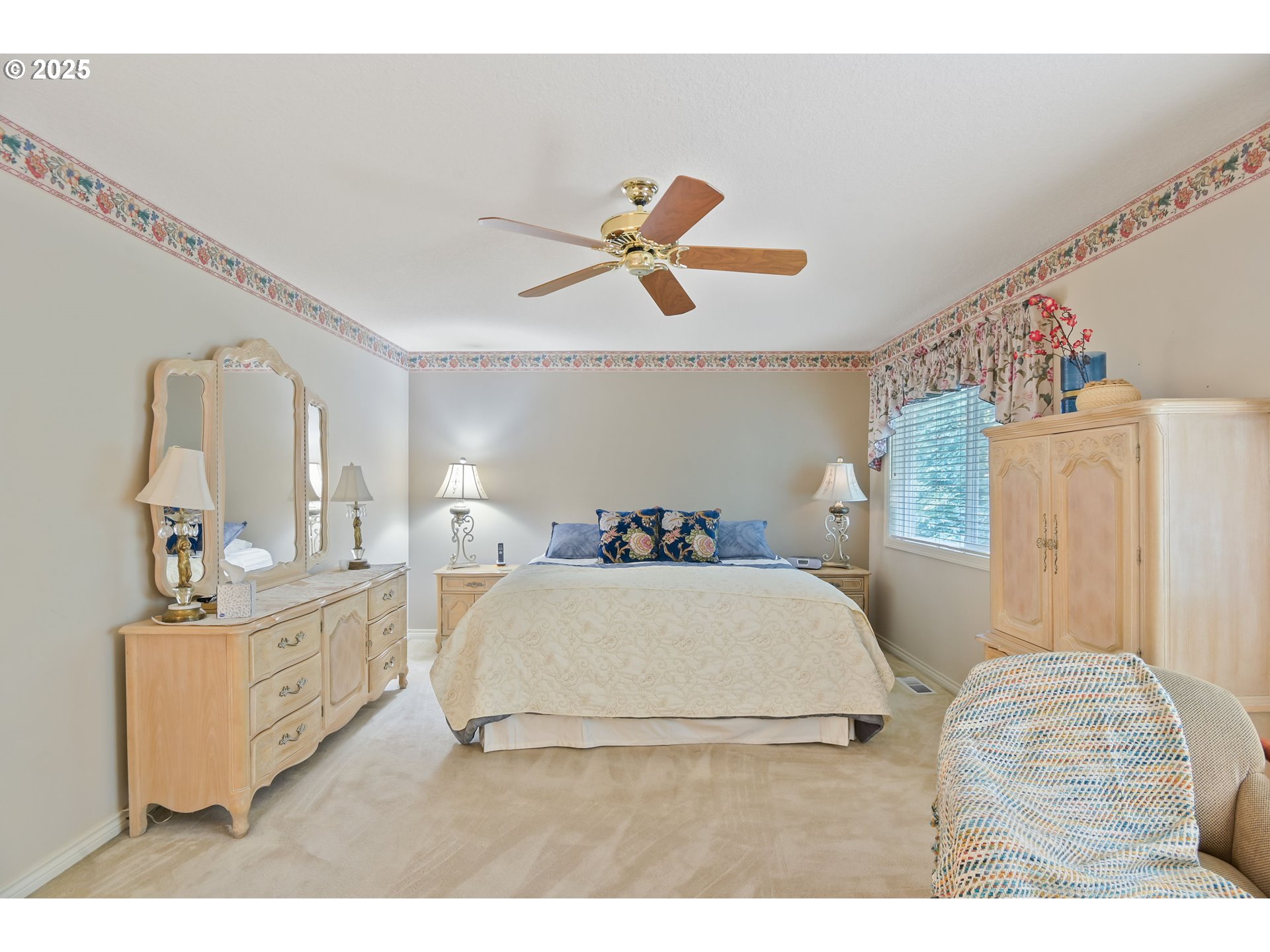 Portland, Oregon, 97223, United States, 4 Bedrooms Bedrooms, ,2 BathroomsBathrooms,Residential,For Sale,1892030