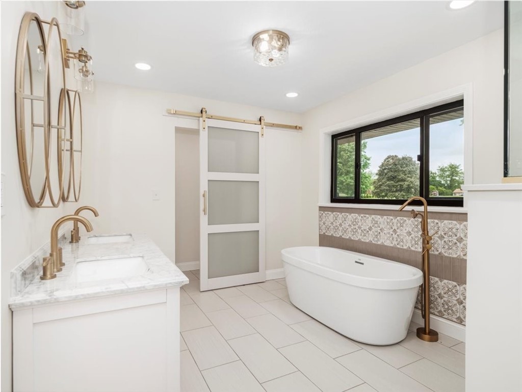 Center Twp, Pennsylvania, 15061, United States, 3 Bedrooms Bedrooms, ,3 BathroomsBathrooms,Residential,For Sale,1883463