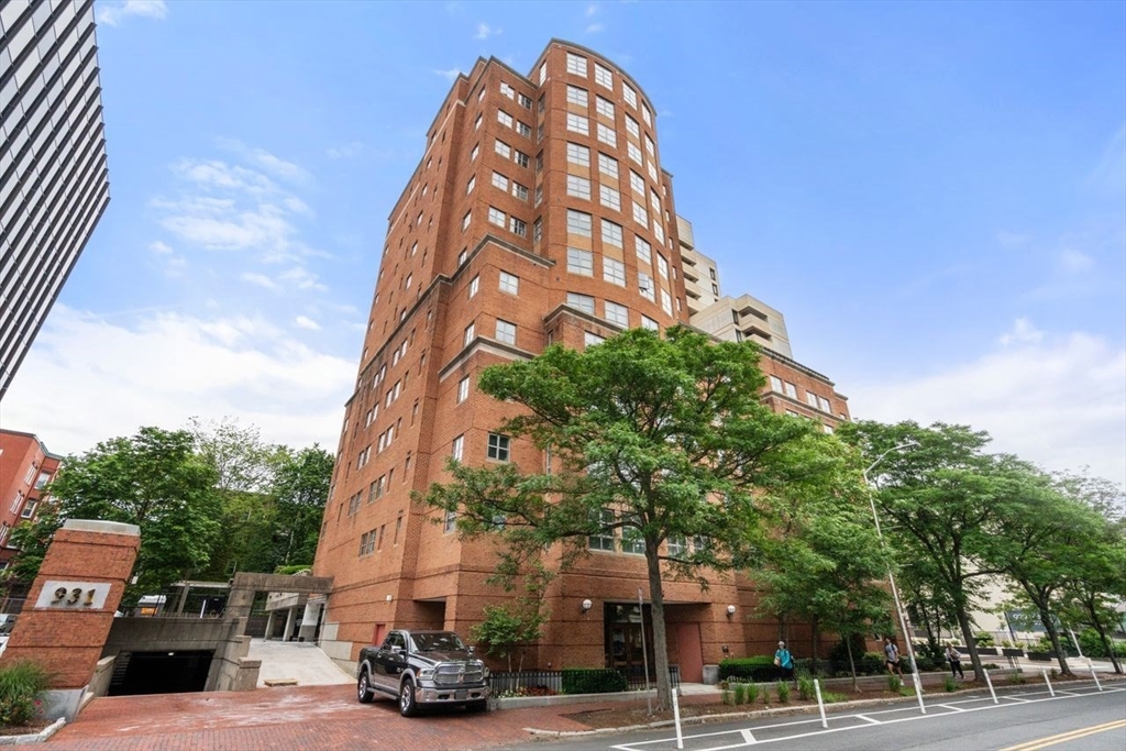 Cambridge, Massachusetts, 02139, United States, 1 Bedroom Bedrooms, ,2 BathroomsBathrooms,Residential,For Sale,1866549