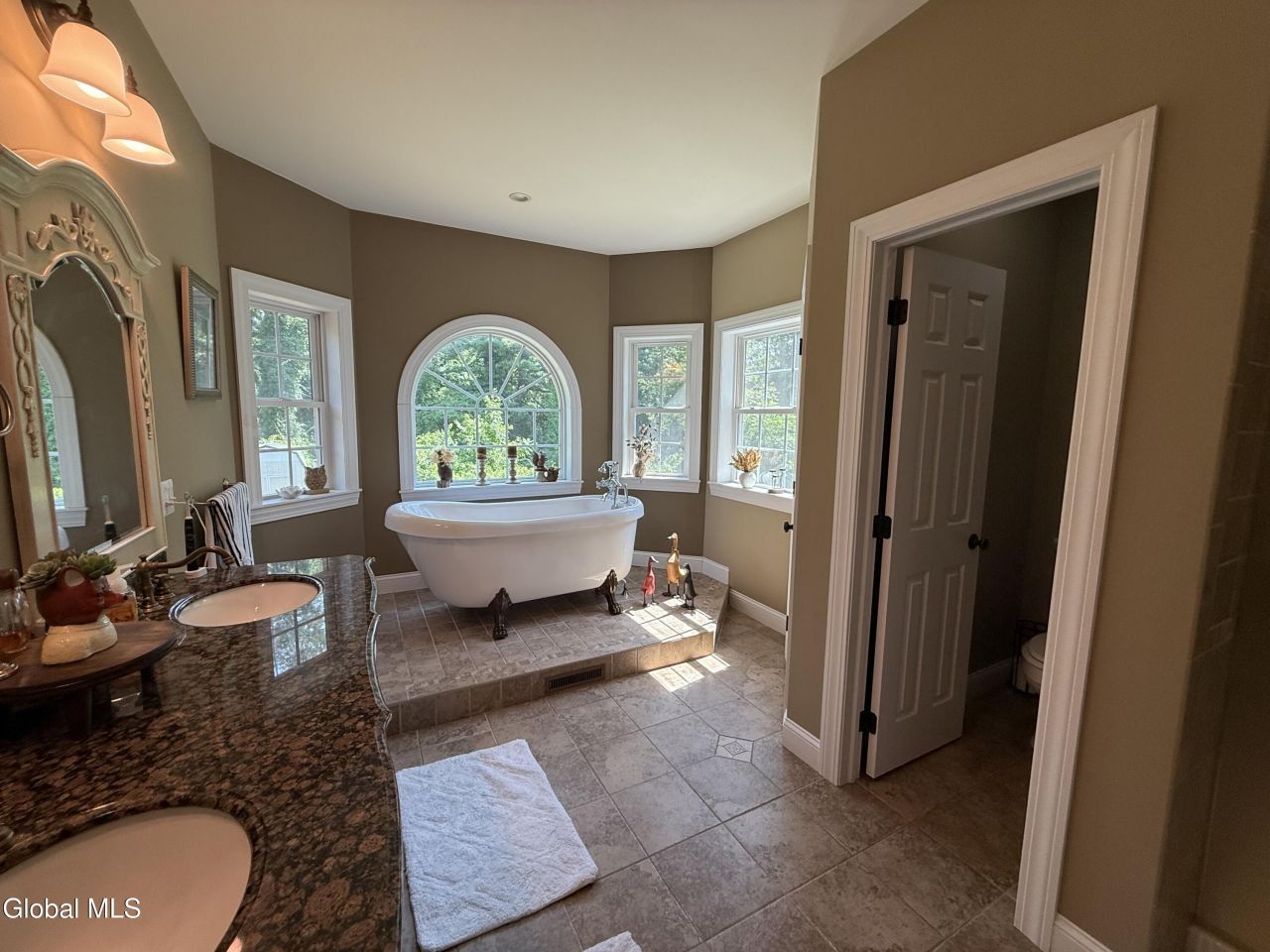 Queensbury, New York, 12804, United States, 4 Bedrooms Bedrooms, ,4 BathroomsBathrooms,Residential,For Sale,1908920