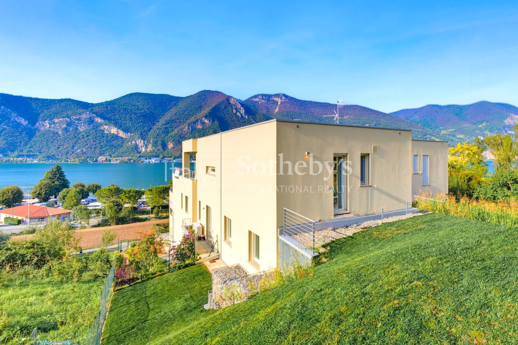  Stunning Penthouse with Pool and Lake Iseo Views - 物件實景
