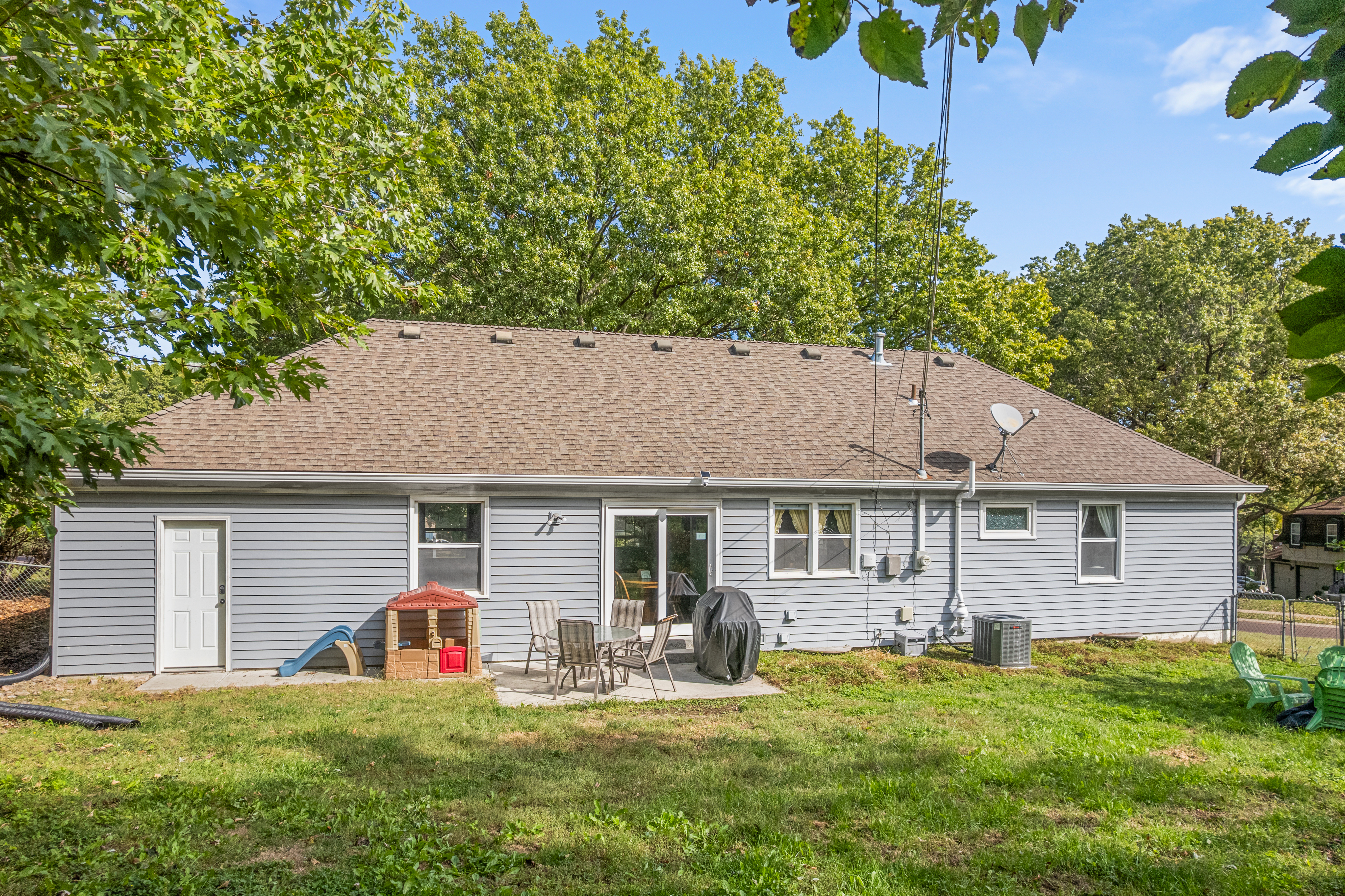 9702 Eby Street, Overland Park, KS 66212 - 物件實景