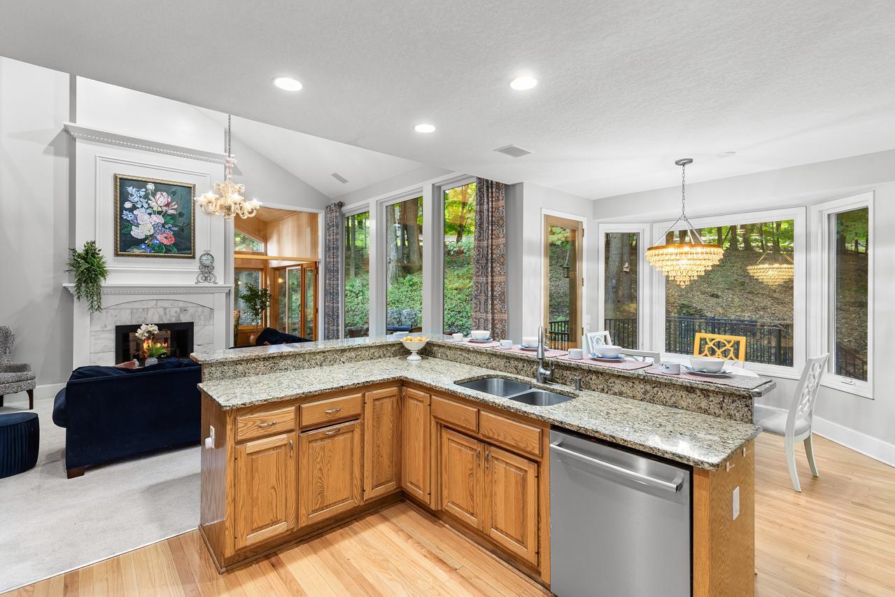 Chanhassen, Minnesota, 55317, United States, 5 Bedrooms Bedrooms, ,3 BathroomsBathrooms,Residential,For Sale,1926226