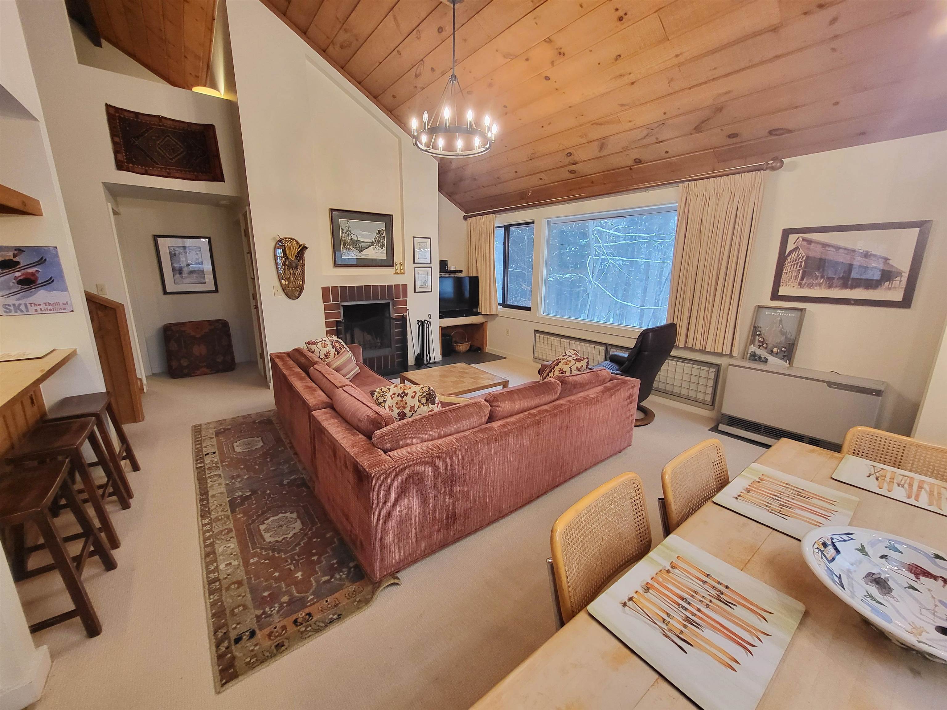 Lincoln, New Hampshire, 03251, United States, 5 Bedrooms Bedrooms, ,2 BathroomsBathrooms,Residential,For Sale,2003487