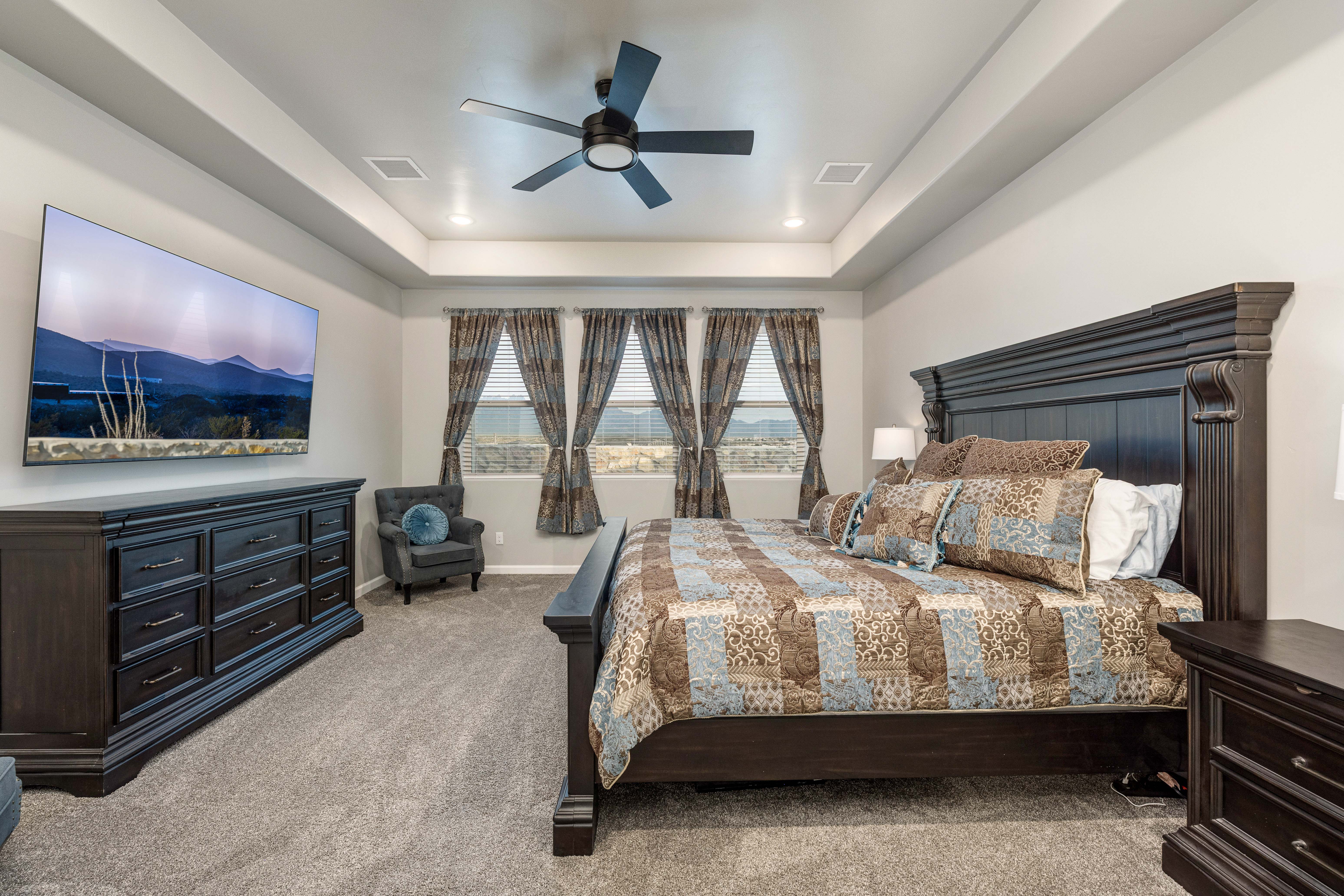 Las Cruces, New Mexico, 88011, United States, 5 Bedrooms Bedrooms, ,3 BathroomsBathrooms,Residential,For Sale,1983891