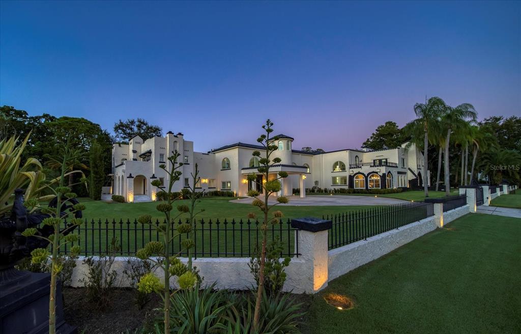 St Petersburg, Florida, 33707, United States, 5 Bedrooms Bedrooms, ,9 BathroomsBathrooms,Residential,For Sale,2000985