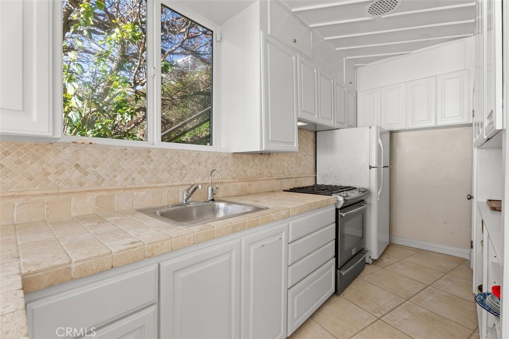 Laguna Beach, California, 92651, United States, 6 Bedrooms Bedrooms, ,7 BathroomsBathrooms,Residential,For Sale,1723948