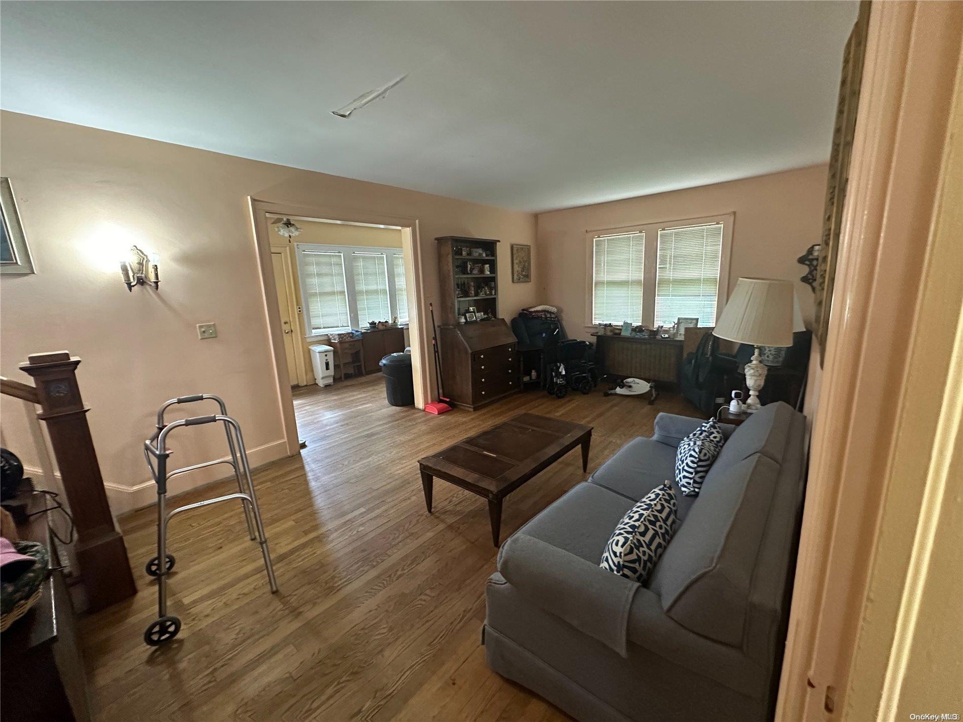 Great Neck, New York, 11024, United States, 3 Bedrooms Bedrooms, ,1 BathroomBathrooms,Residential,For Sale,1813525
