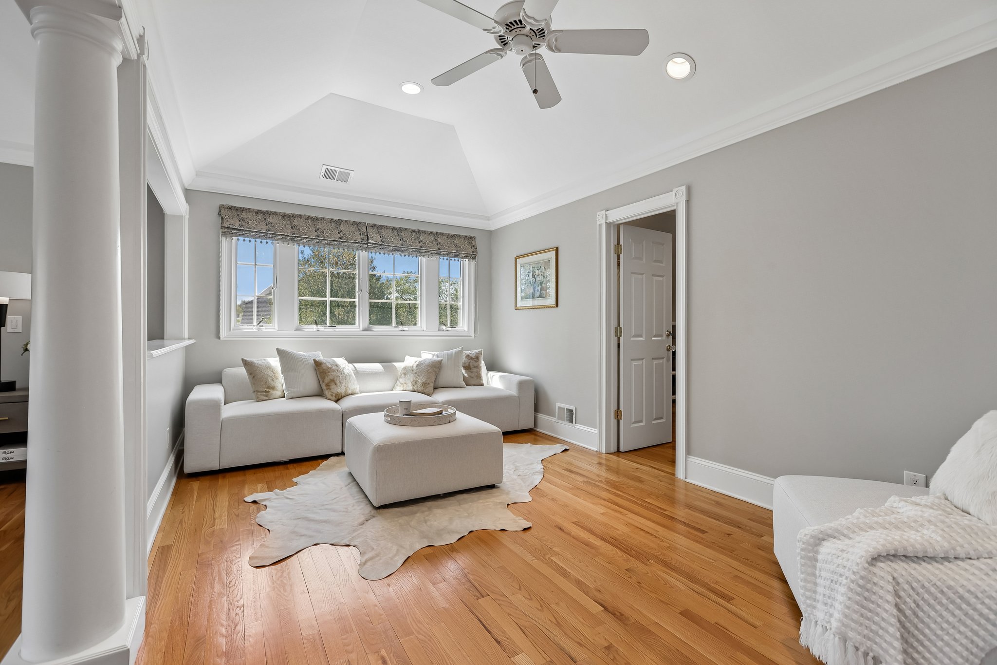  Stunning Belle Mead Estate with Private Theater, Gym, and Designer Finishes - 物件實景