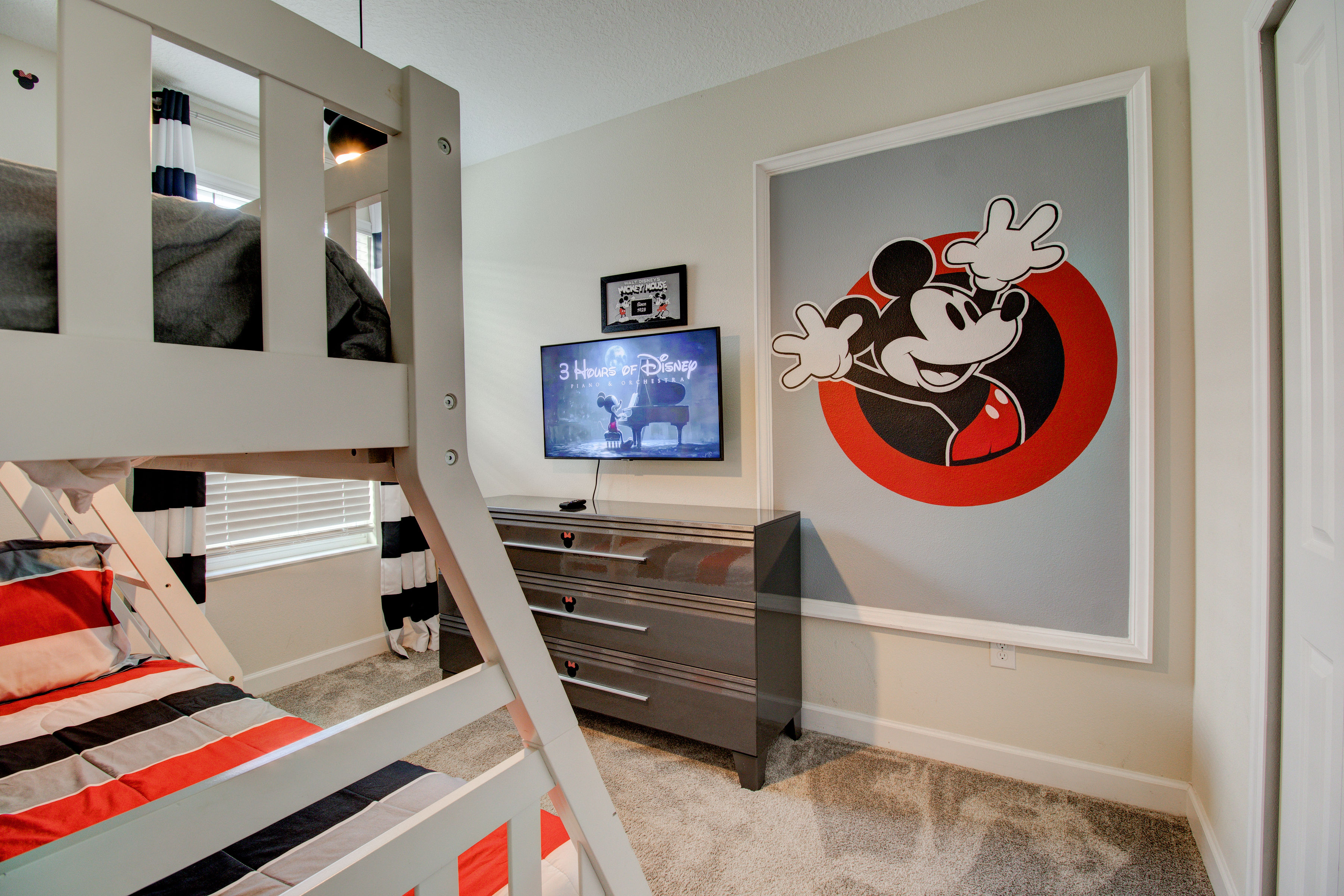 Davenport, Florida, 33896, United States, 6 Bedrooms Bedrooms, ,5 BathroomsBathrooms,Residential,For Sale,1805891