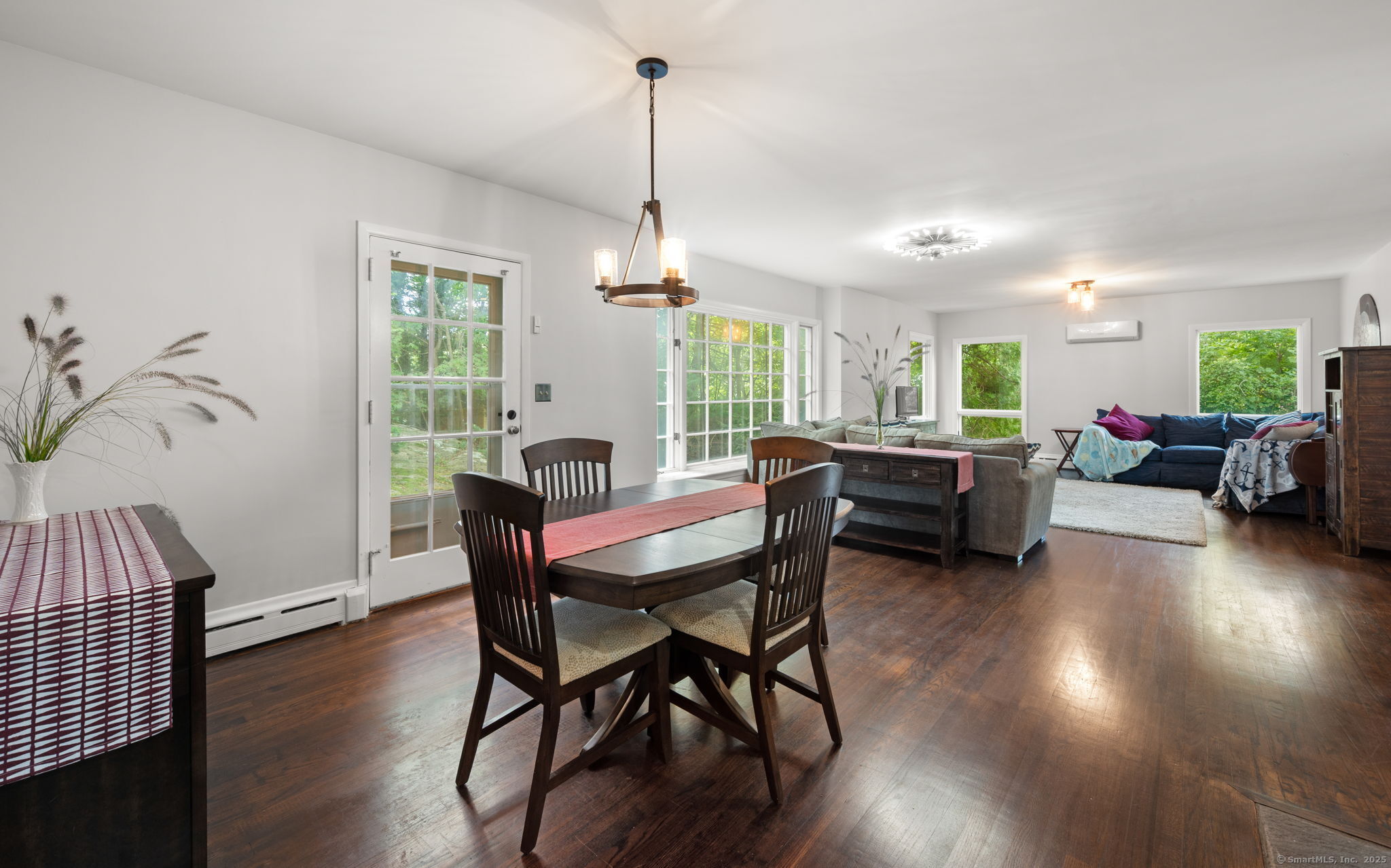 New London, Connecticut, 06320, United States, 3 Bedrooms Bedrooms, ,Residential,For Sale,1942755